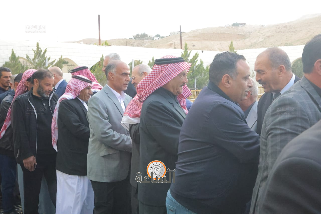 Madar Al-Saa Images 0.4175195355141623