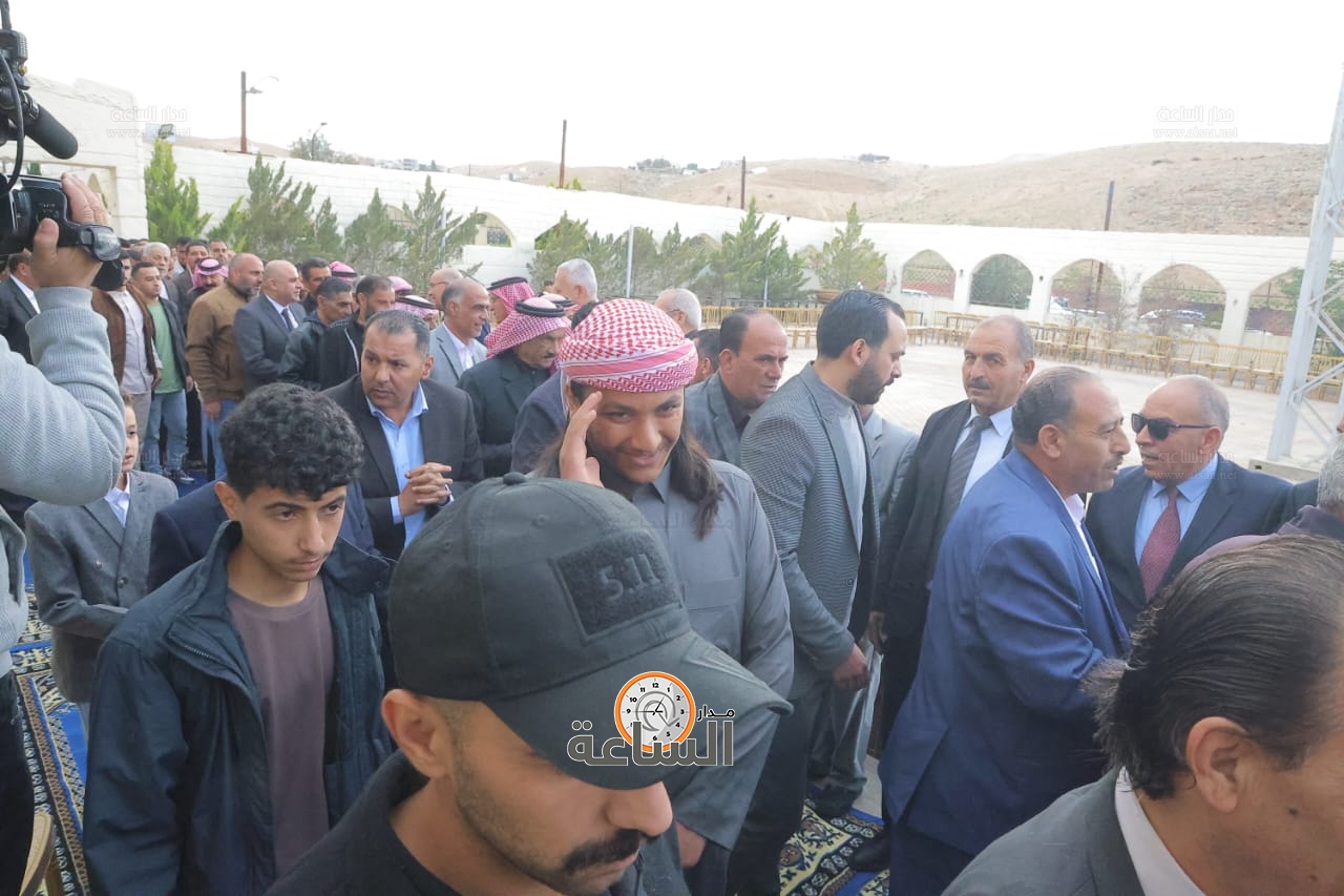 Madar Al-Saa Images 0.08204216319190138