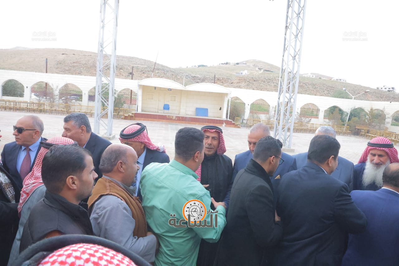 Madar Al-Saa Images 0.21050863997381175