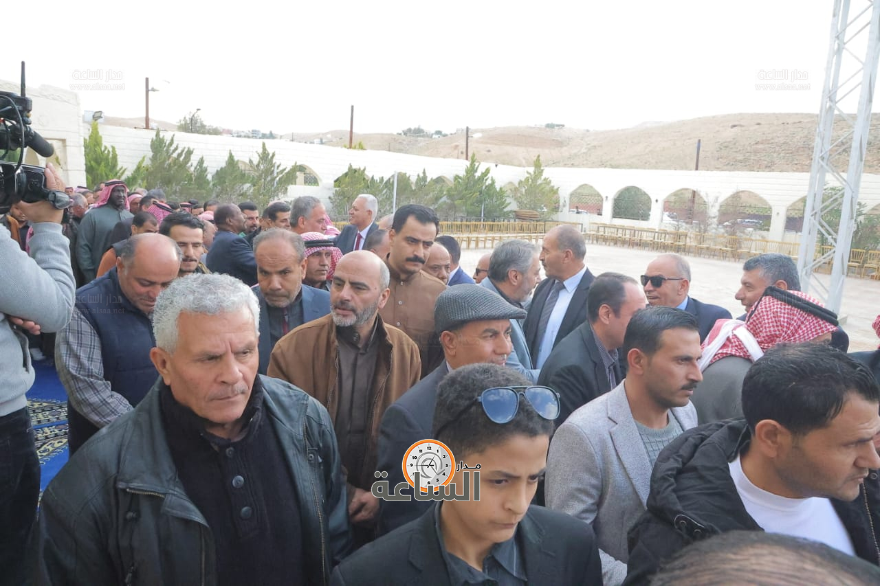 Madar Al-Saa Images 0.6497965338448479