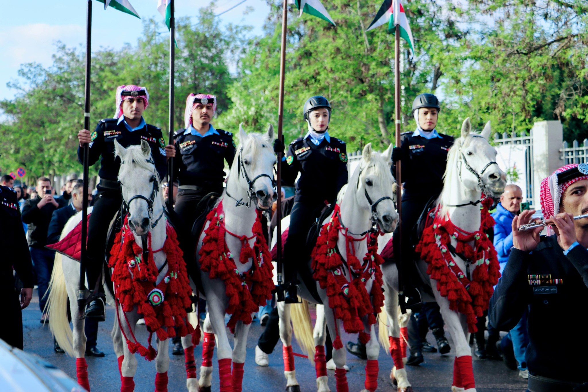 Madar Al-Saa Images 0.7979827060548815