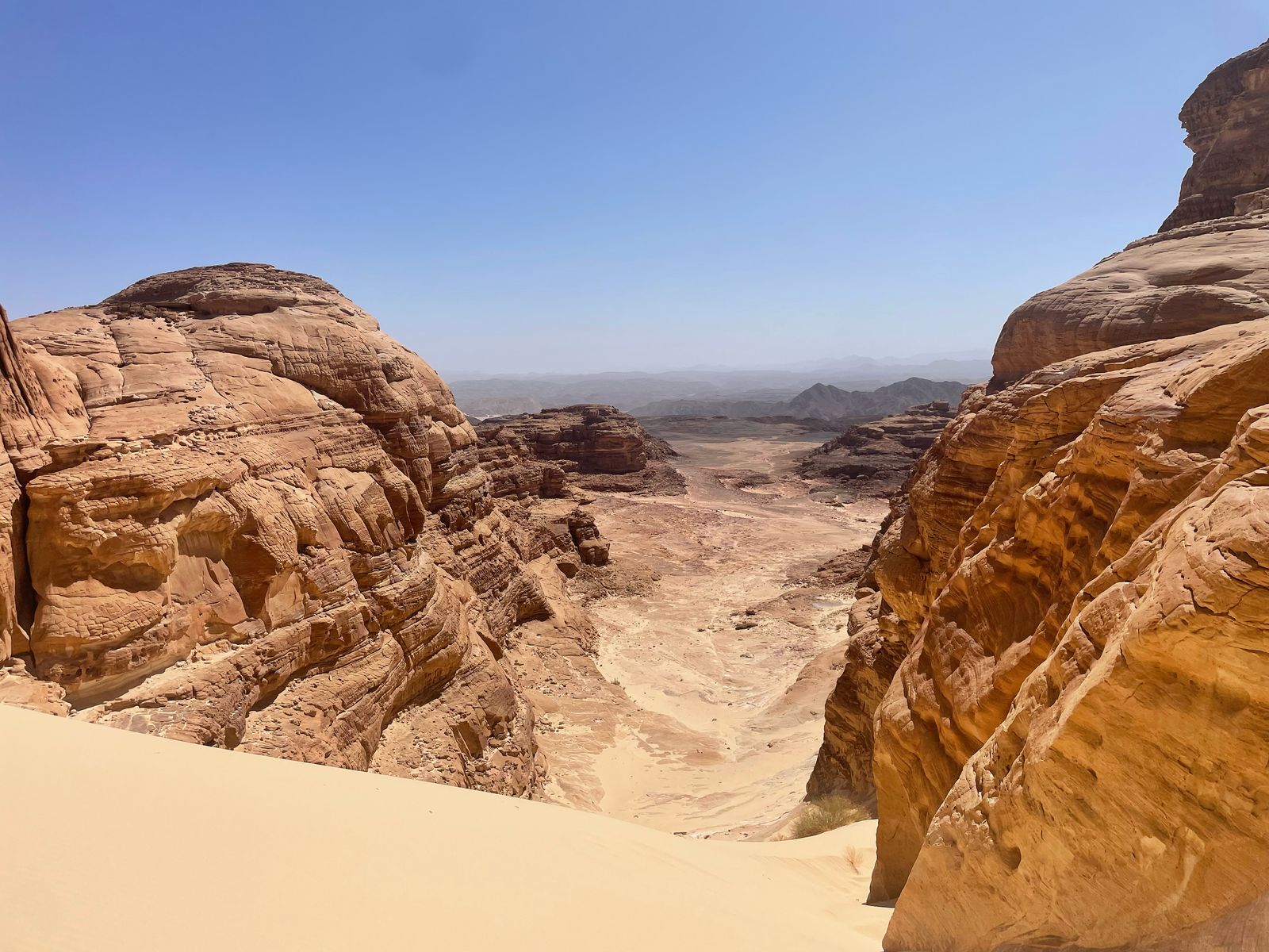 Madar Al-Saa Images 0.5558708054878484