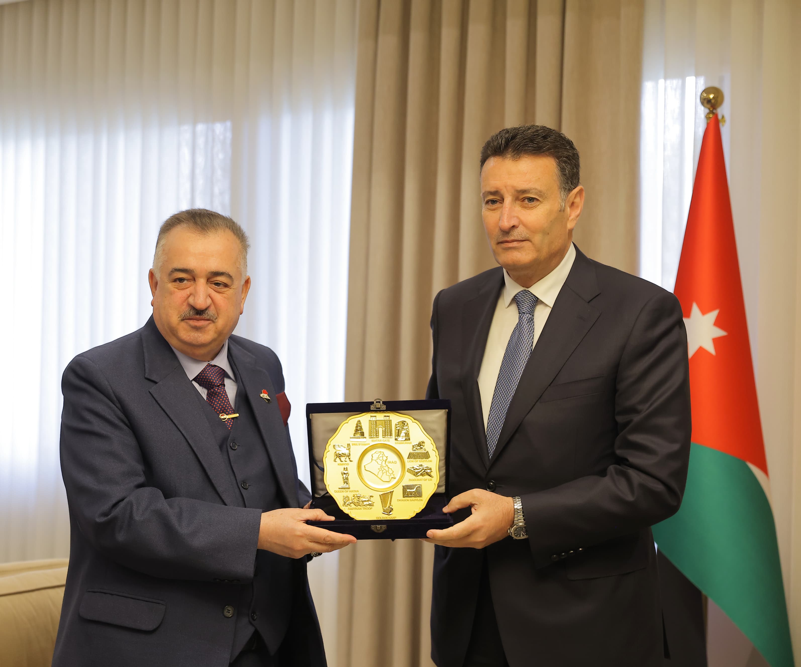 Madar Al-Saa Images 0.772056068120492