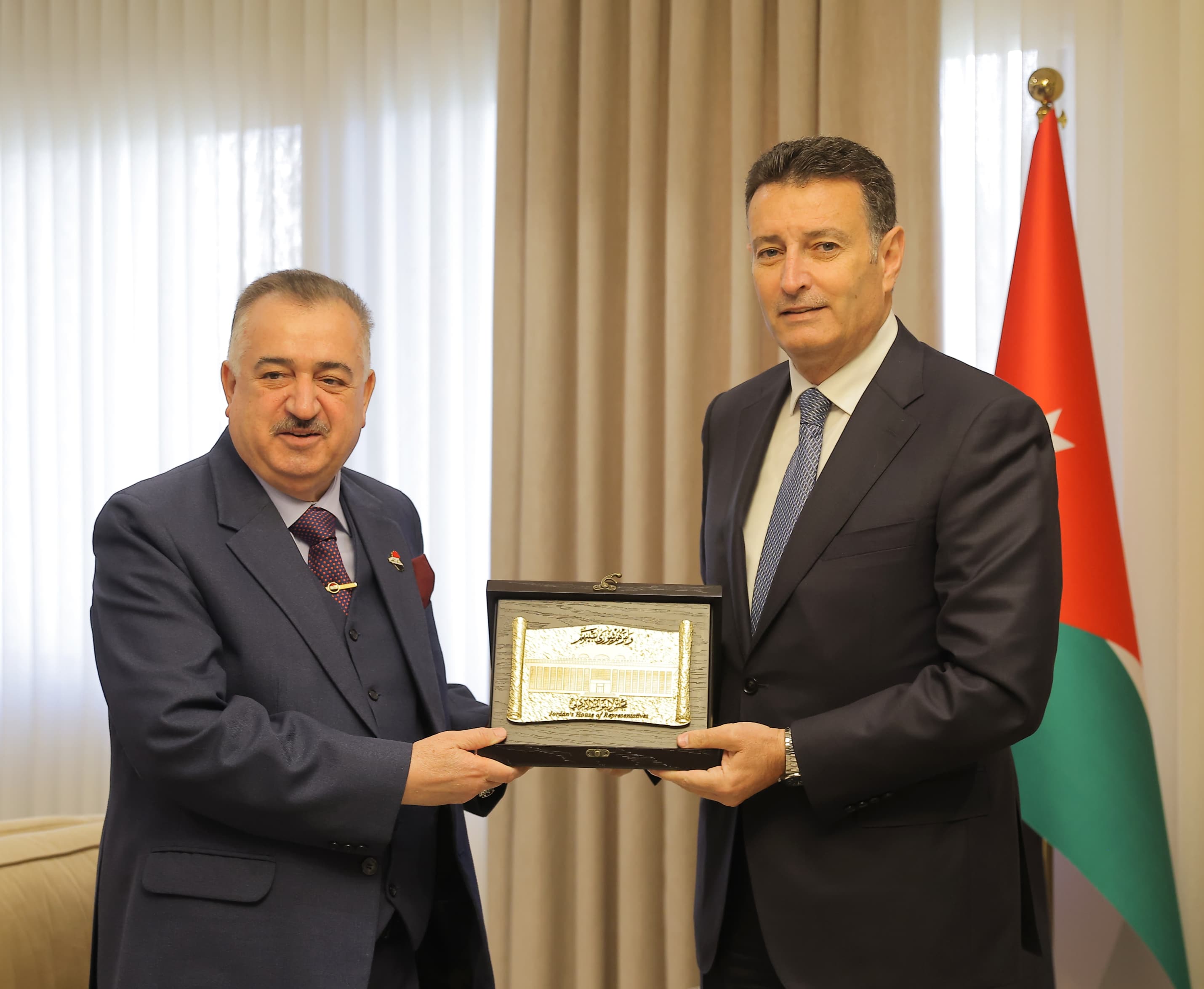 Madar Al-Saa Images 0.5104469152660047