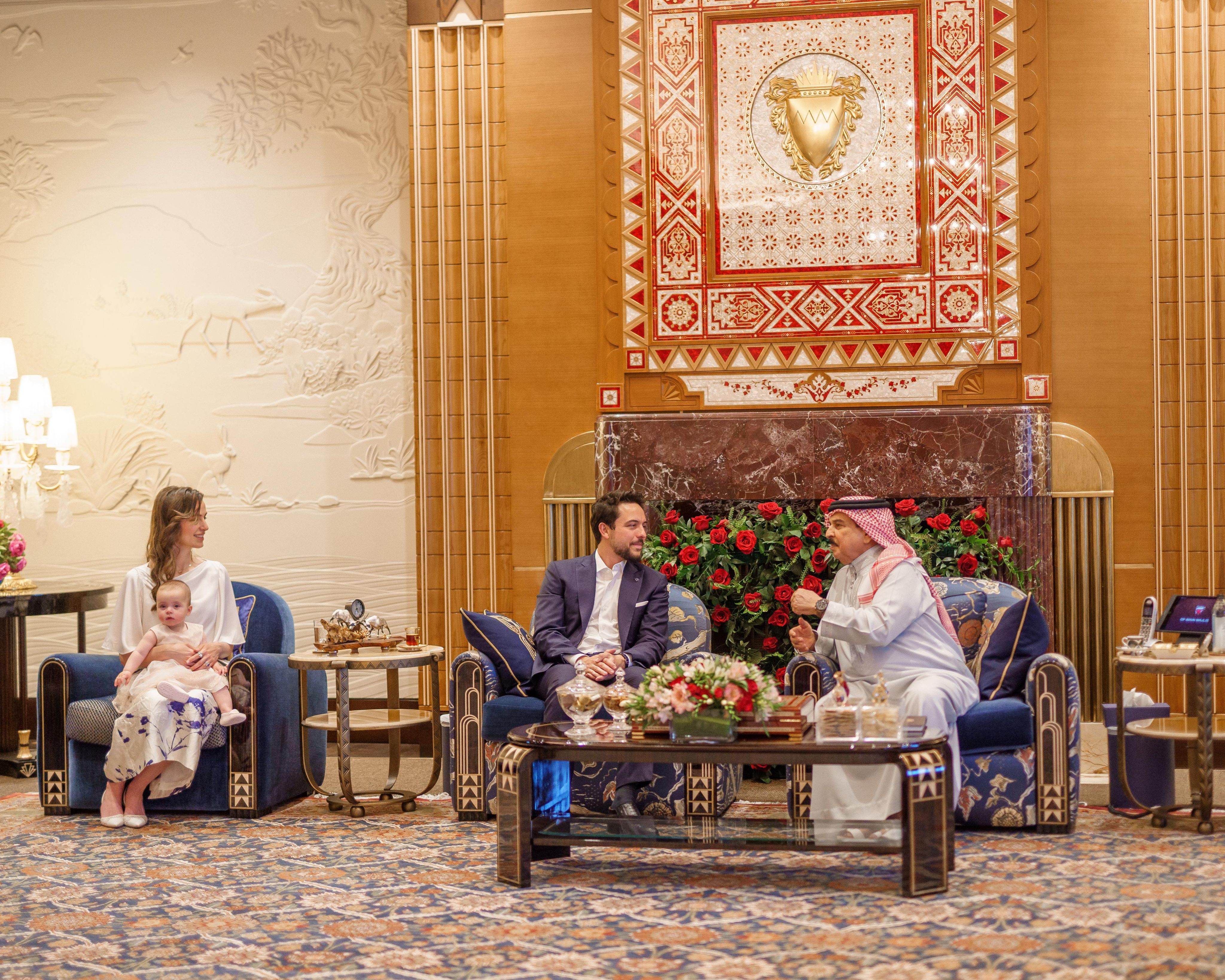 Madar Al-Saa Images 0.3887778169568018