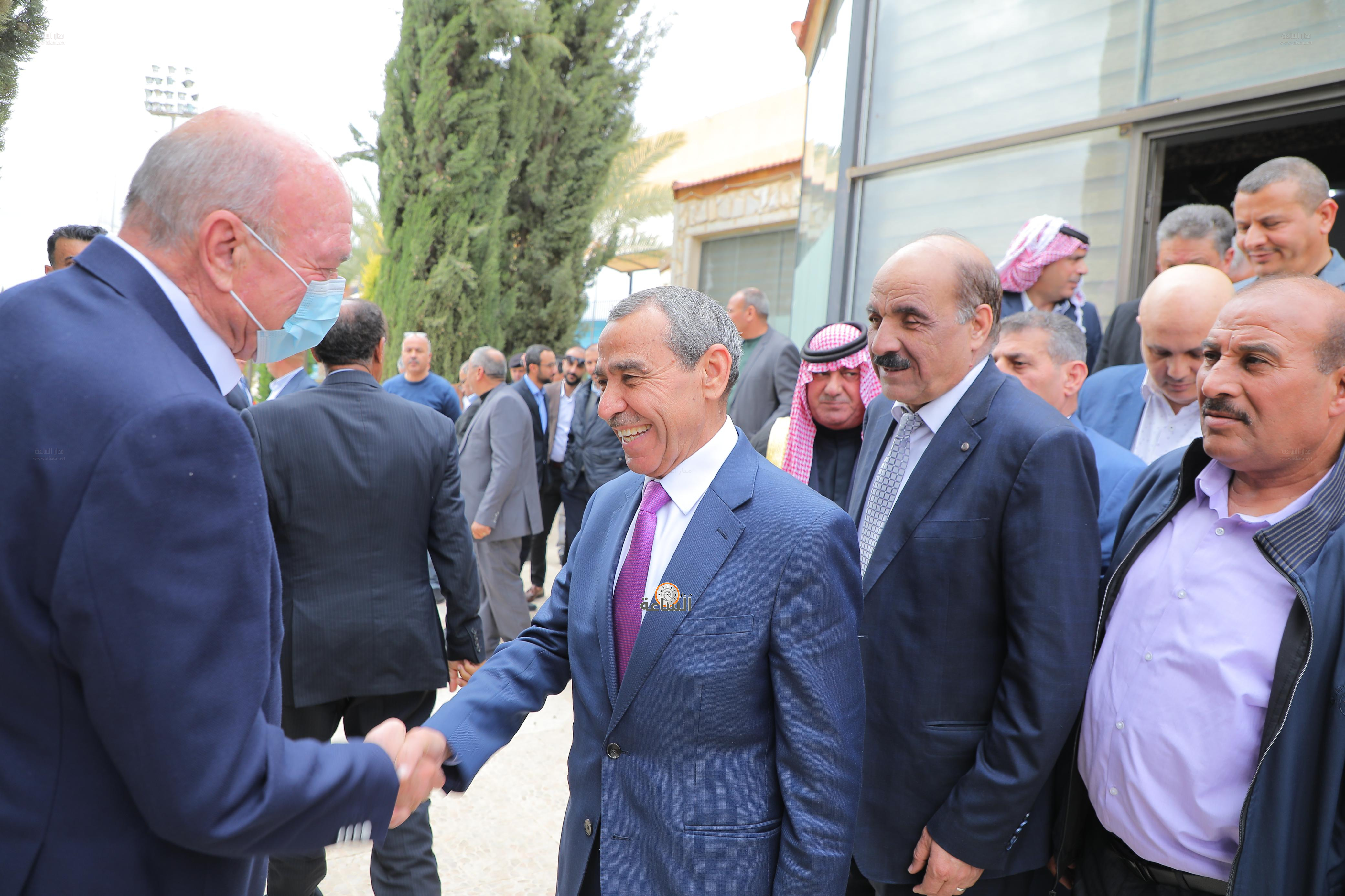 Madar Al-Saa Images 0.7081878018632671