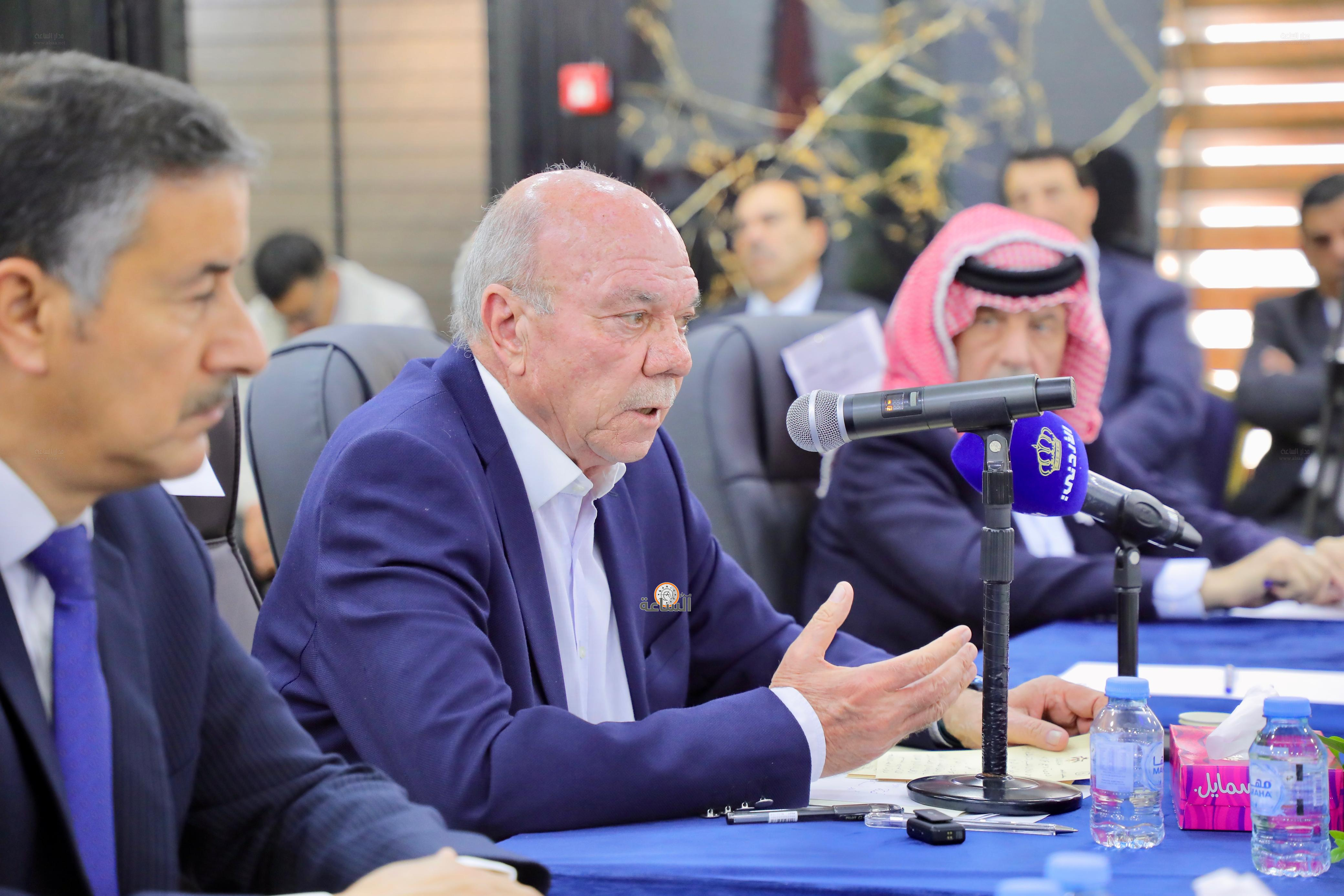 Madar Al-Saa Images 0.3796563525610721