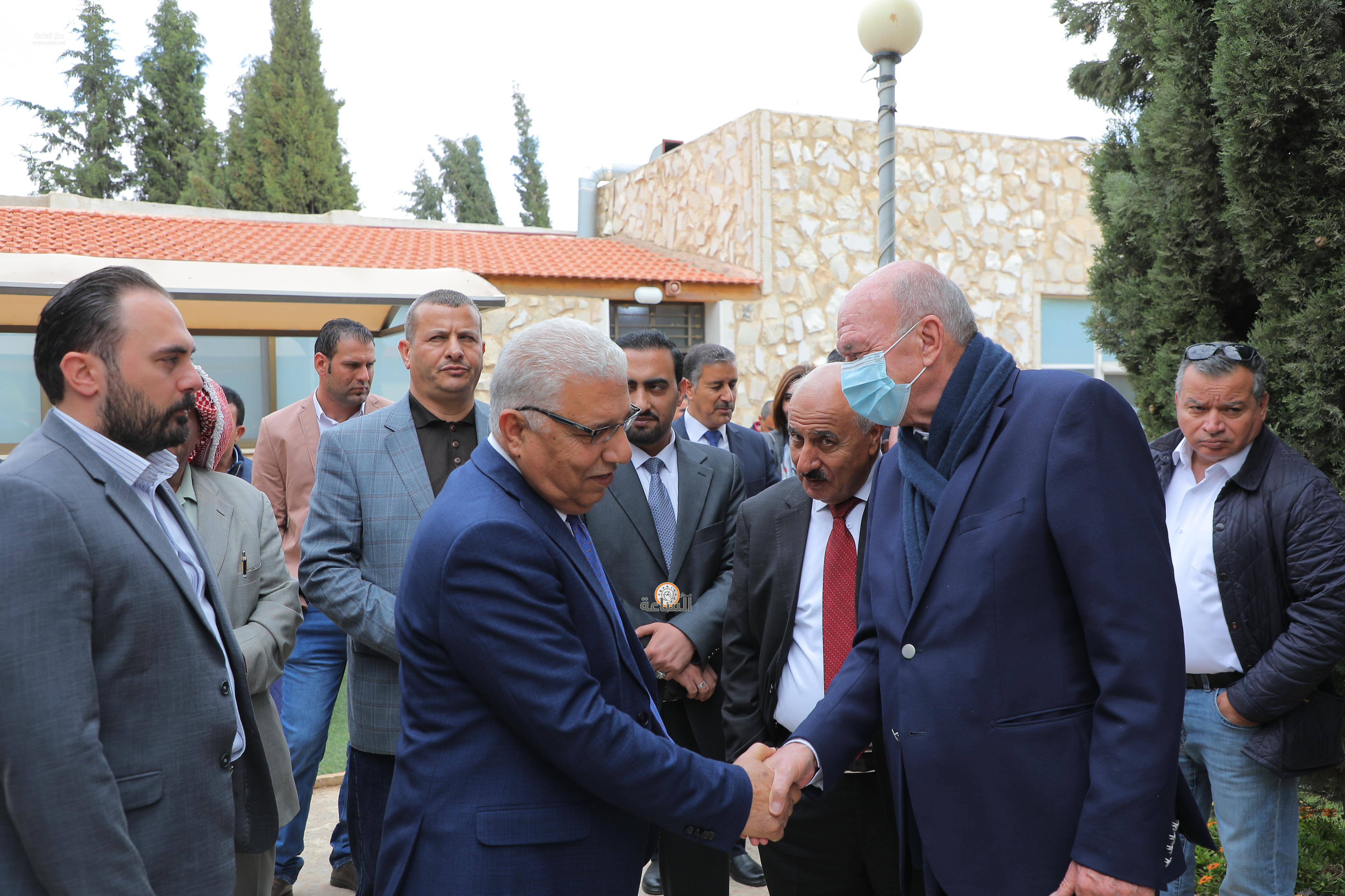 Madar Al-Saa Images 0.2766235633395069