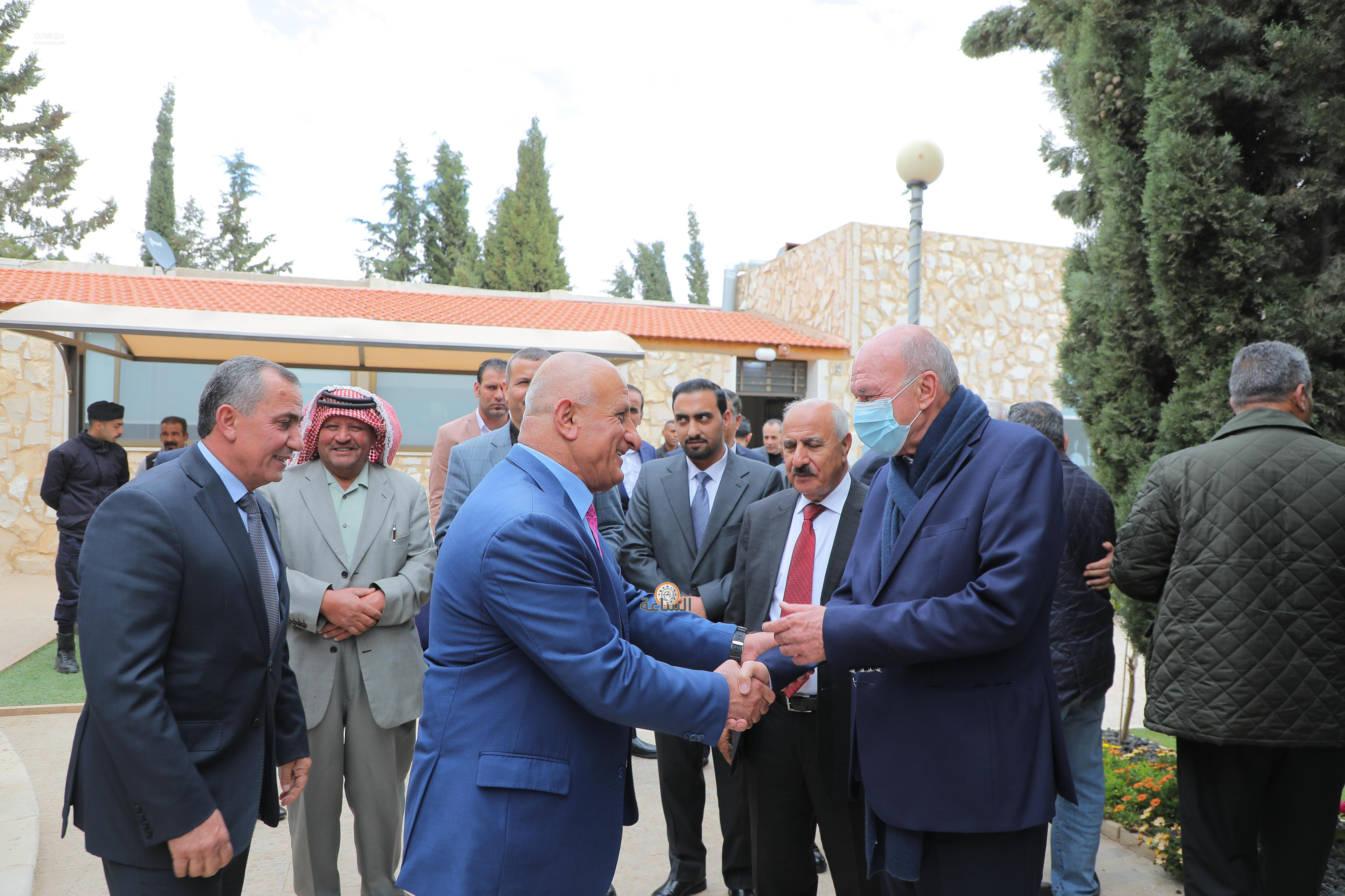 Madar Al-Saa Images 0.9409239471171705