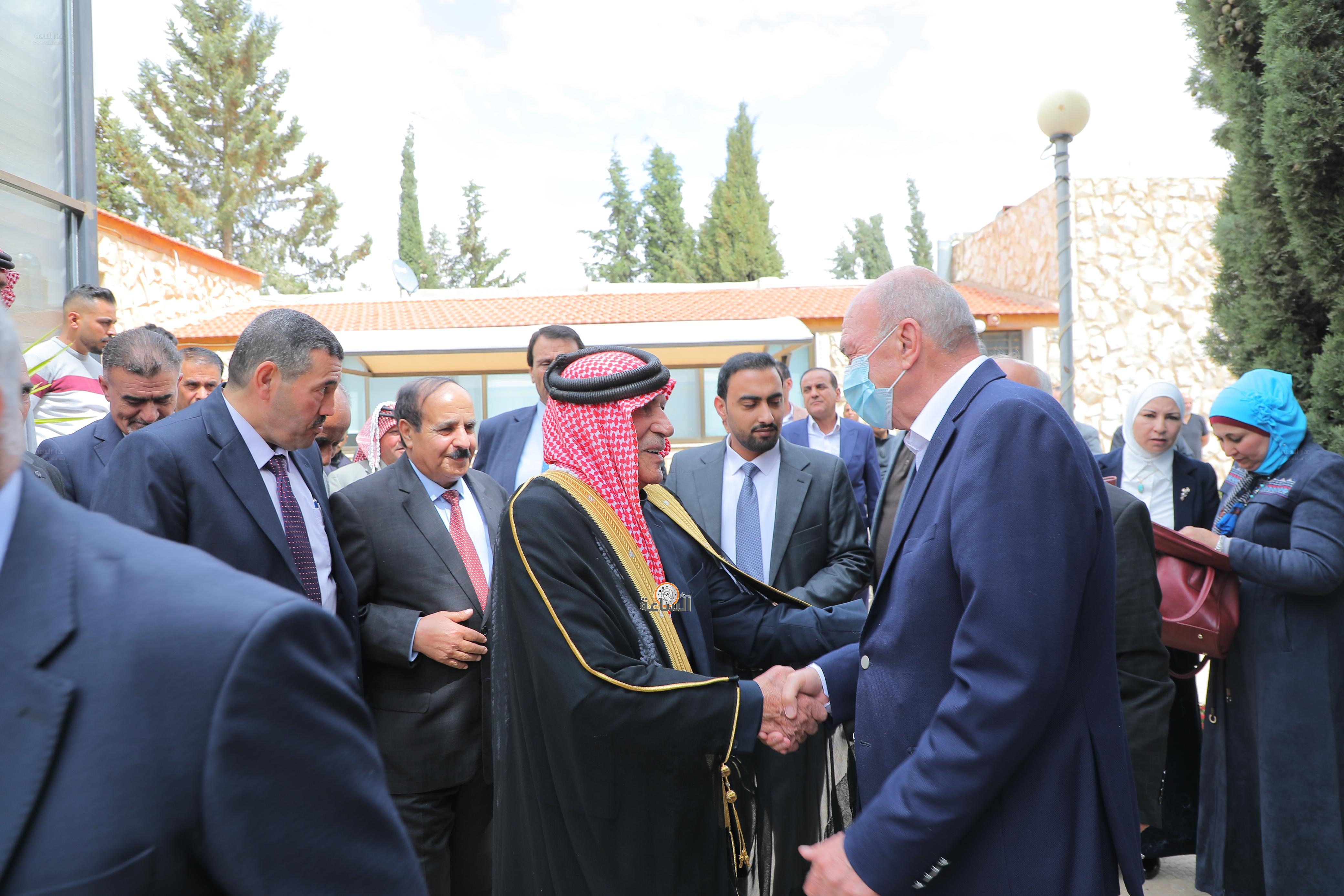 Madar Al-Saa Images 0.05313619762474542