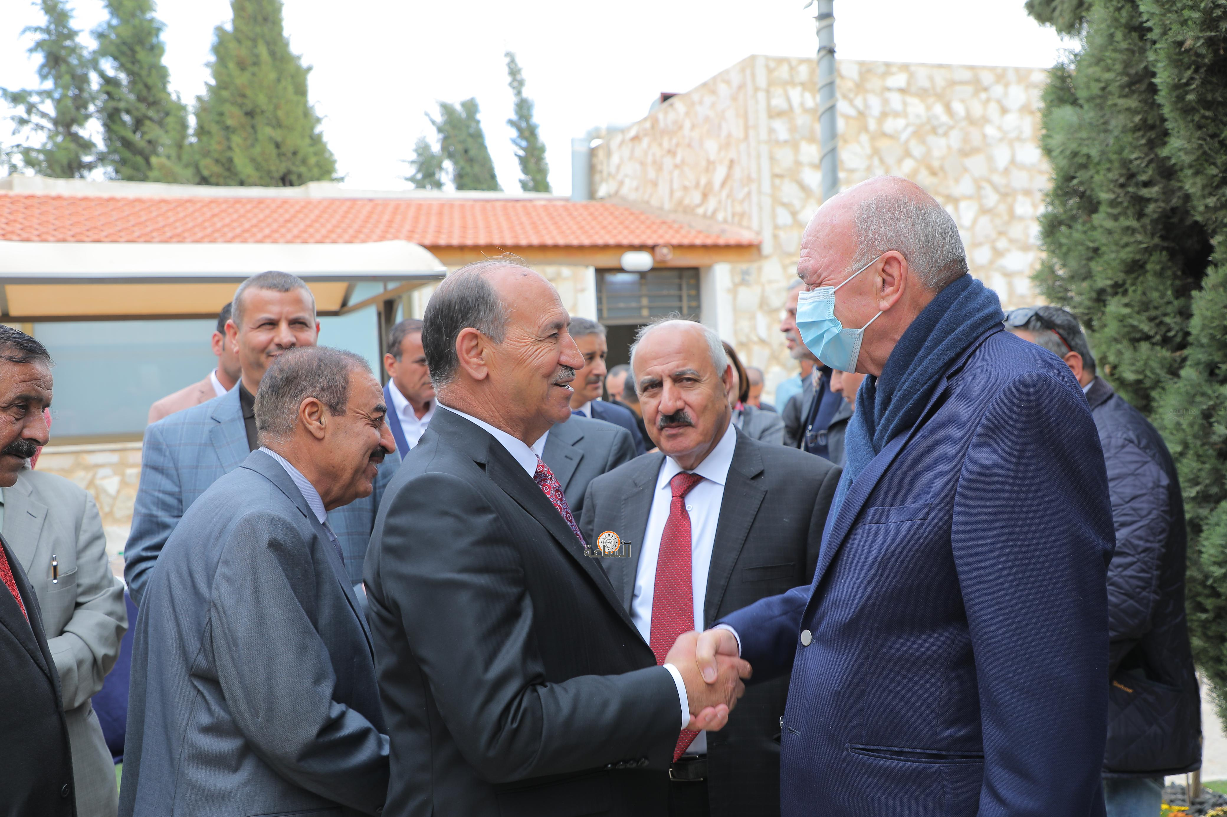 Madar Al-Saa Images 0.13411879884651634