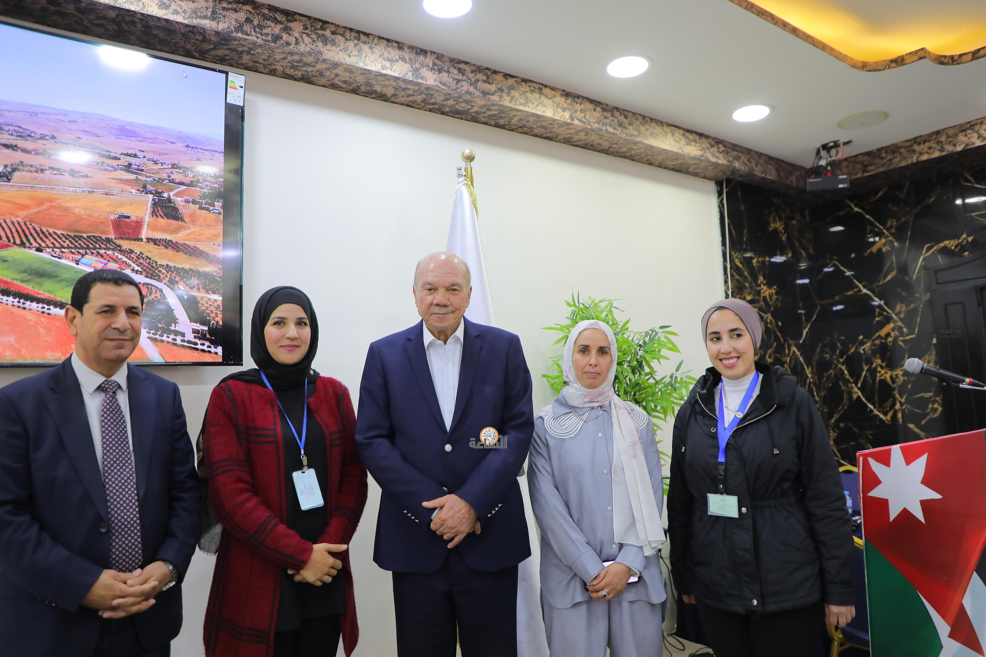 Madar Al-Saa Images 0.8577410578925504