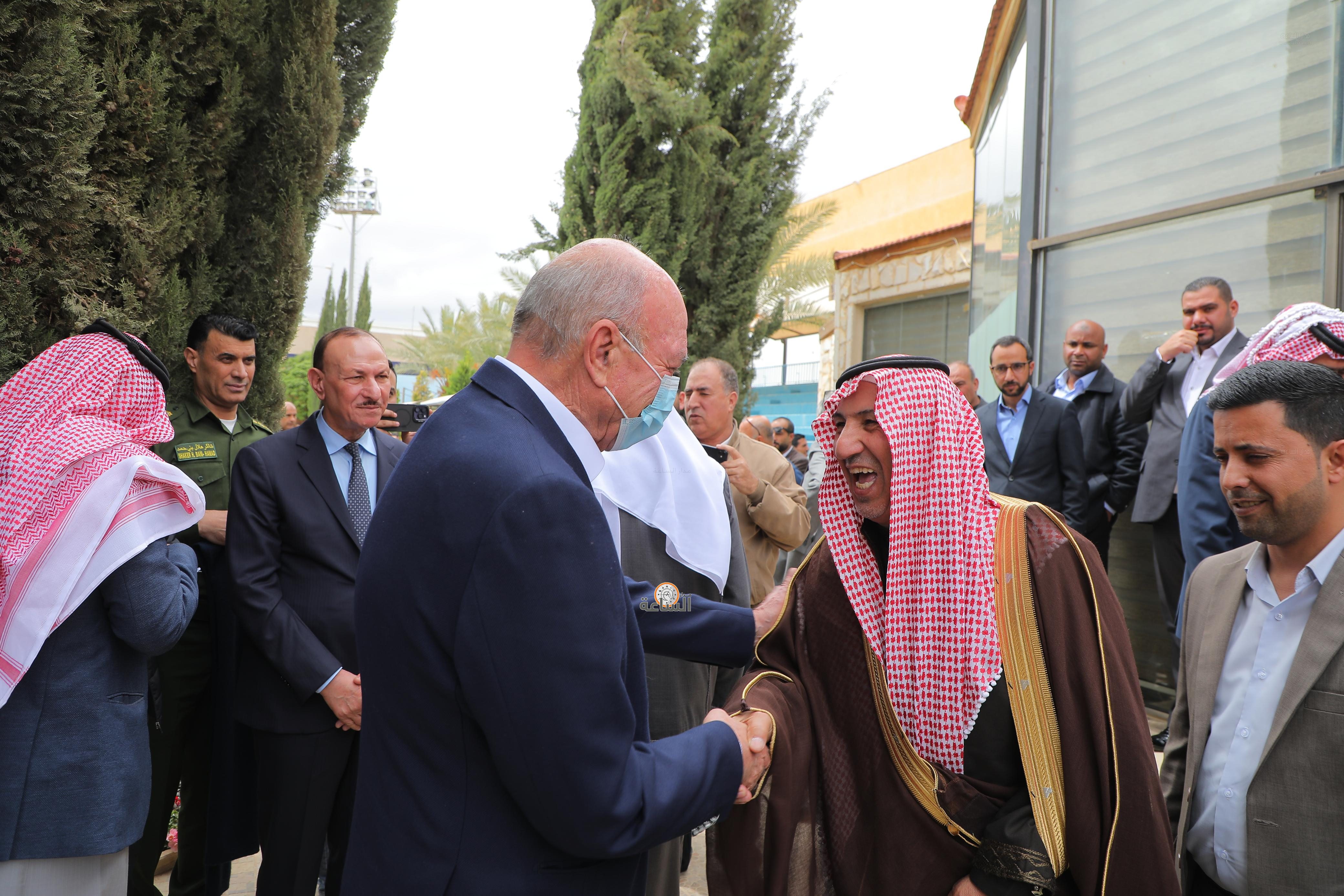 Madar Al-Saa Images 0.7117281114807021