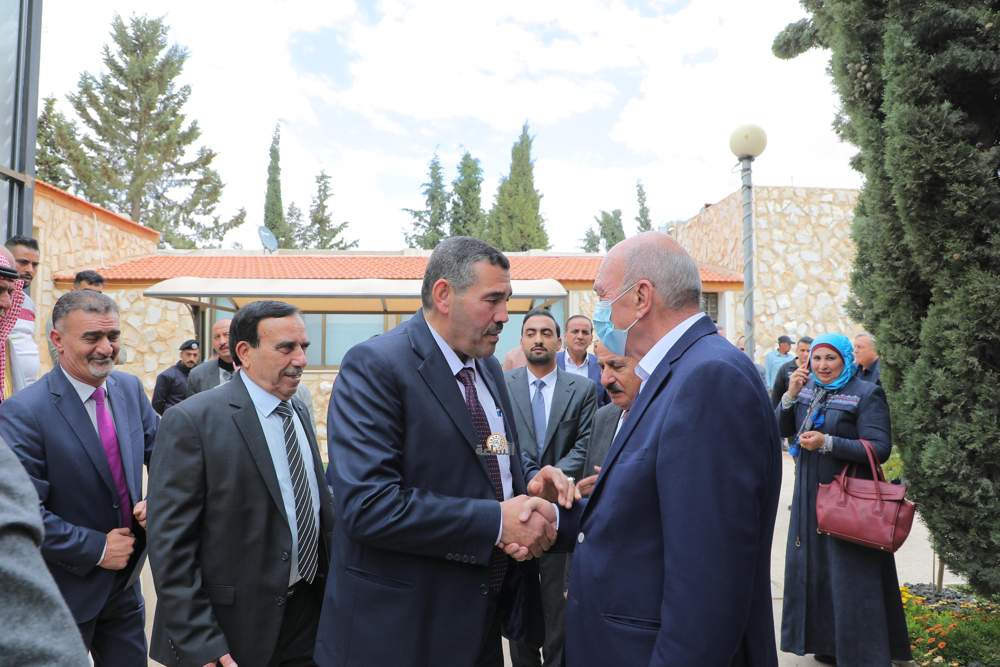 Madar Al-Saa Images 0.6084500213098861