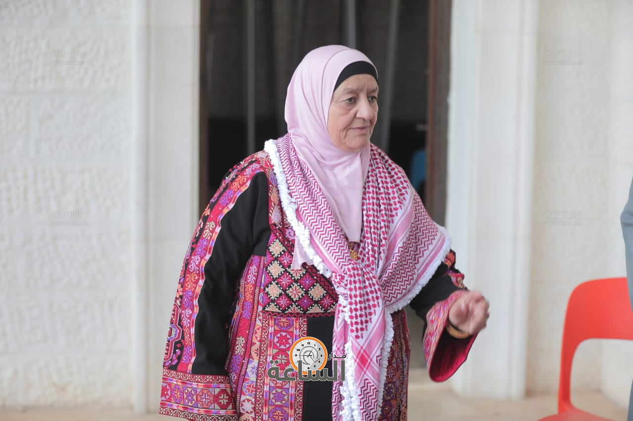 Madar Al-Saa Images 0.3029183715888545