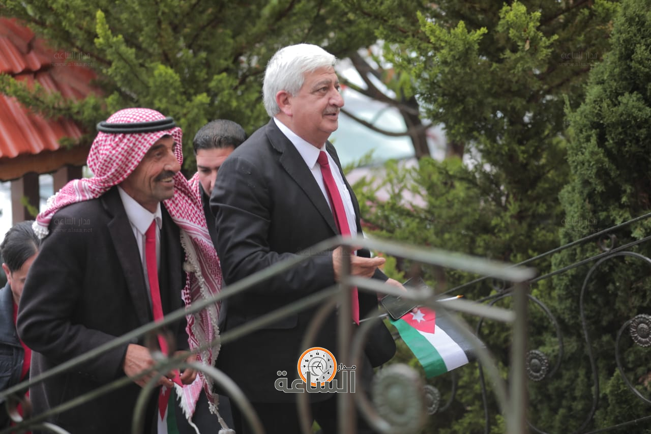 Madar Al-Saa Images 0.5892162440032715