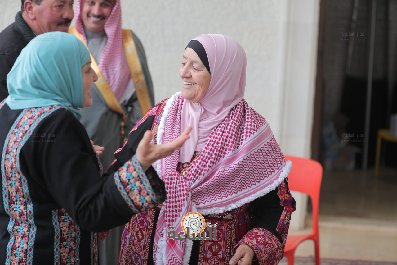 Madar Al-Saa Images 0.4436810042472291