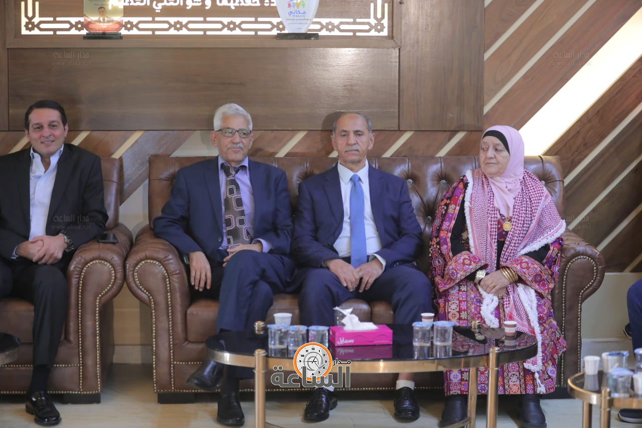 Madar Al-Saa Images 0.2377539973182804