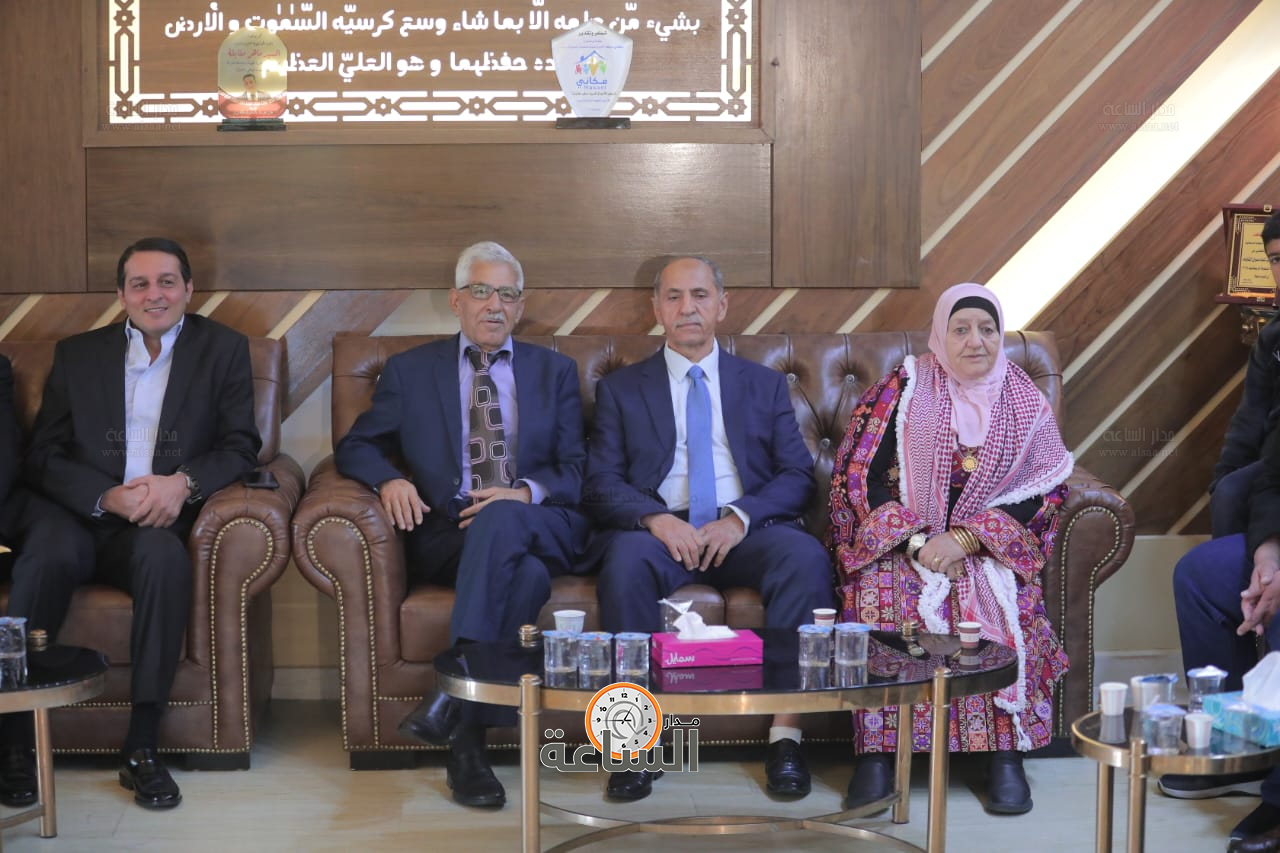 Madar Al-Saa Images 0.4358353041364167