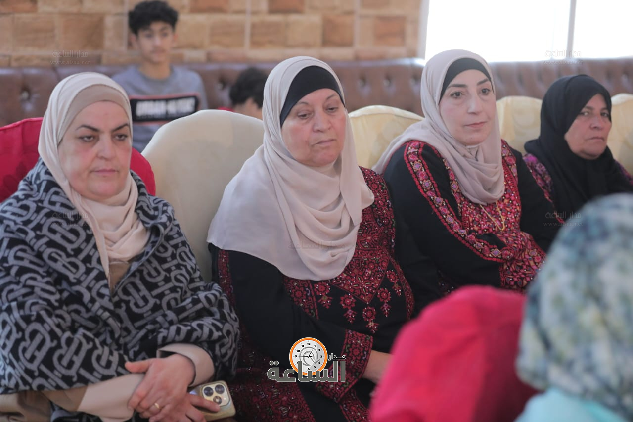 Madar Al-Saa Images 0.8540592567394225