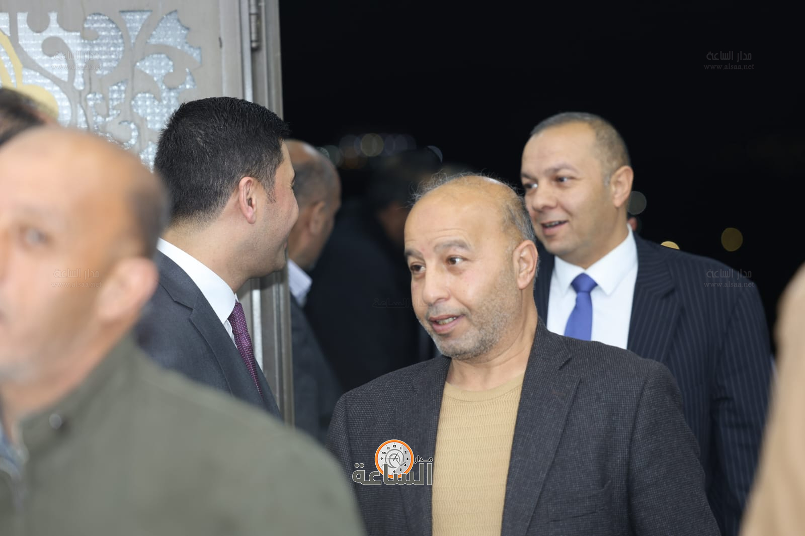 Madar Al-Saa Images 0.48895272171999604