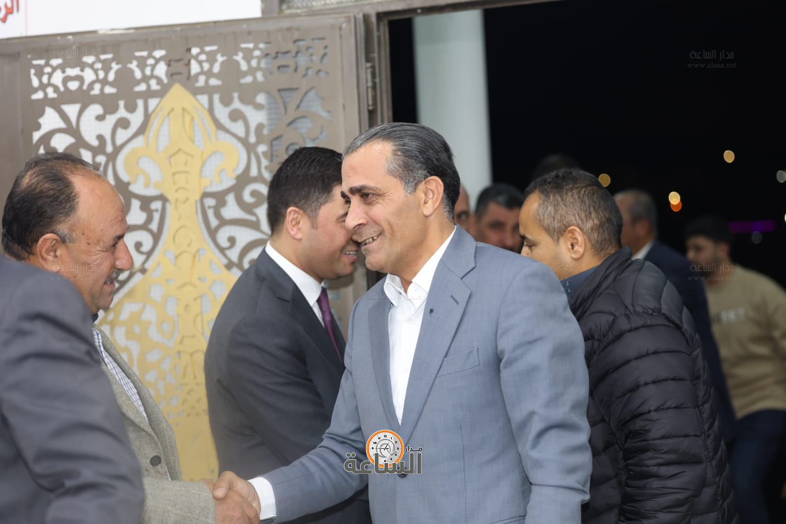 Madar Al-Saa Images 0.7485079087962117