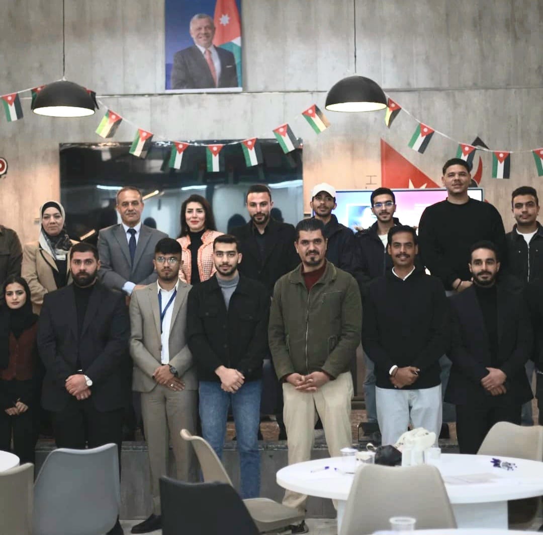 Madar Al-Saa Images 0.9816917551269835