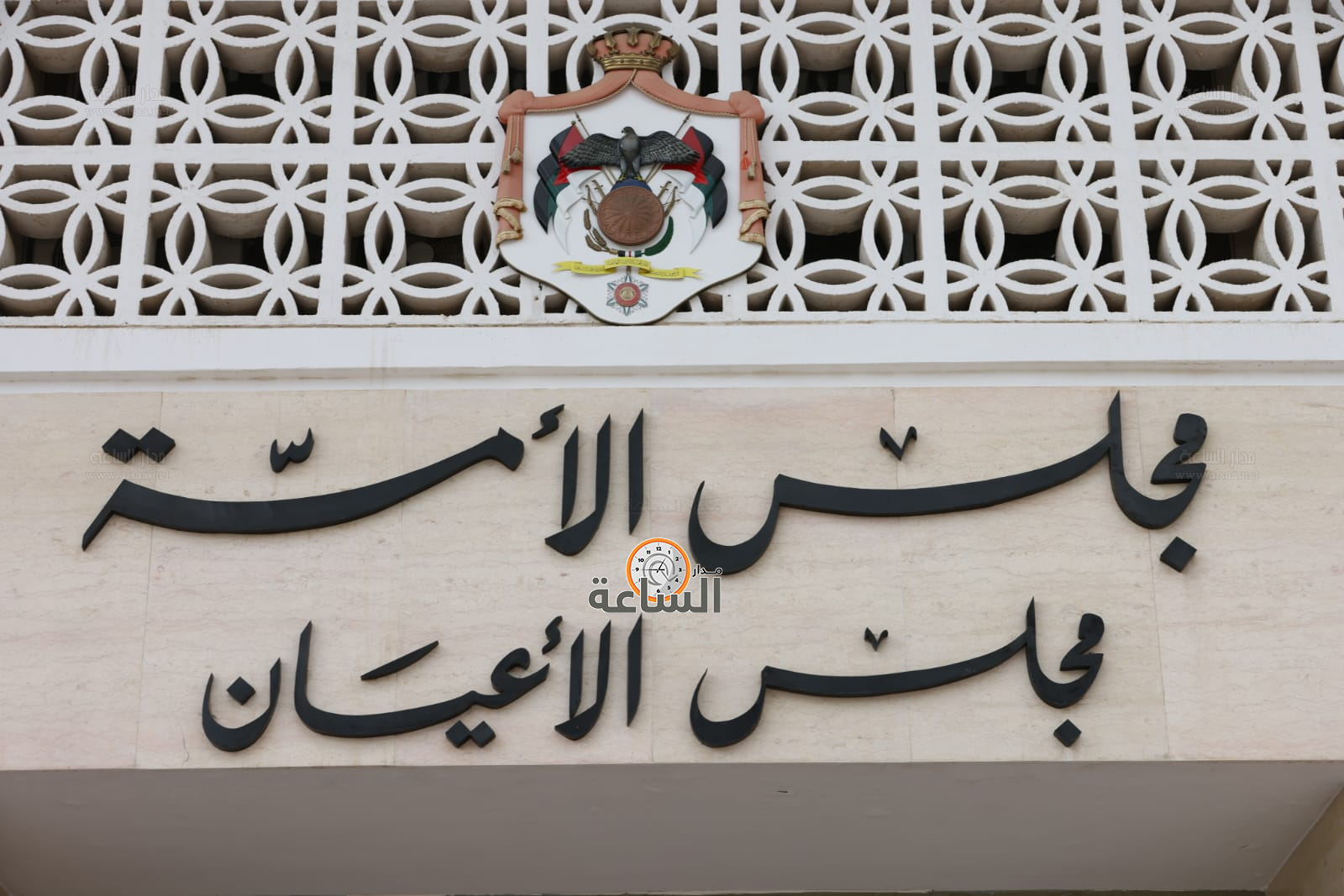 Madar Al-Saa Images 0.3006375385862965