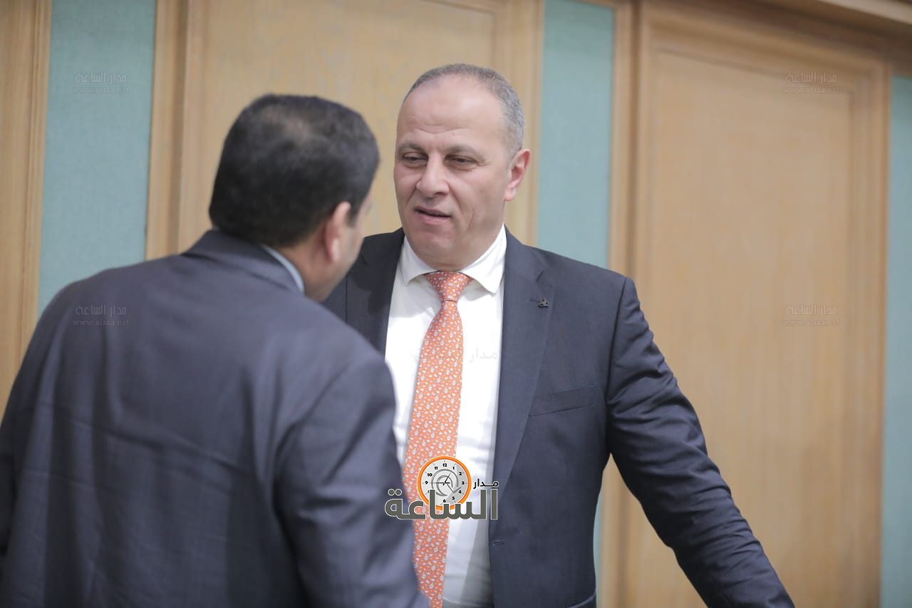 Madar Al-Saa Images 0.5388767724181035