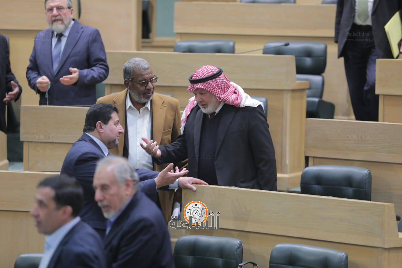 Madar Al-Saa Images 0.5351429011038079