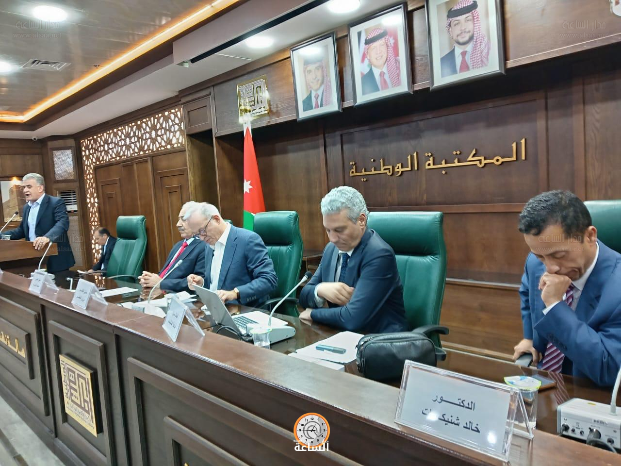 Madar Al-Saa Images 0.7839611421233749