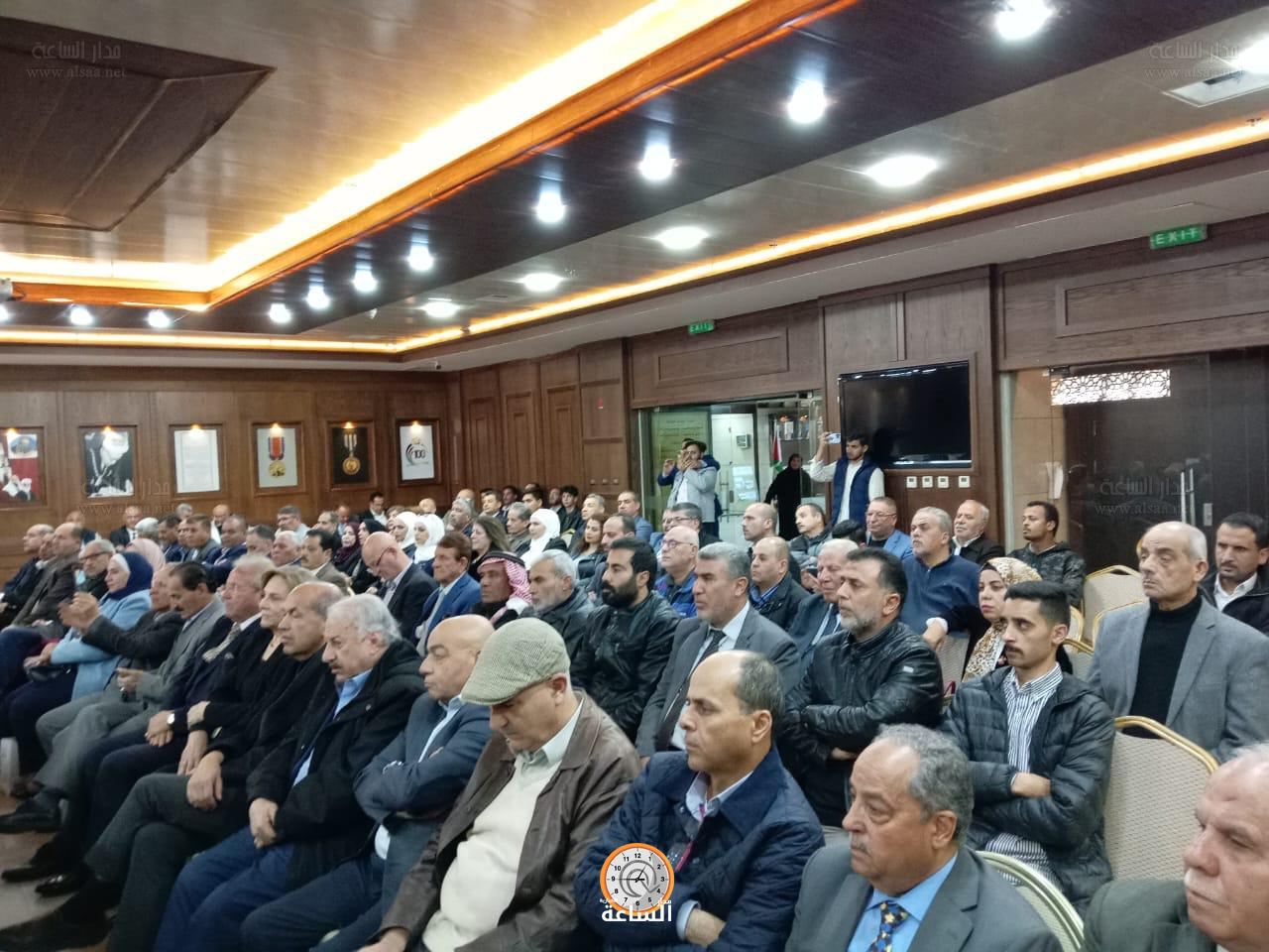 Madar Al-Saa Images 0.015622267253135869