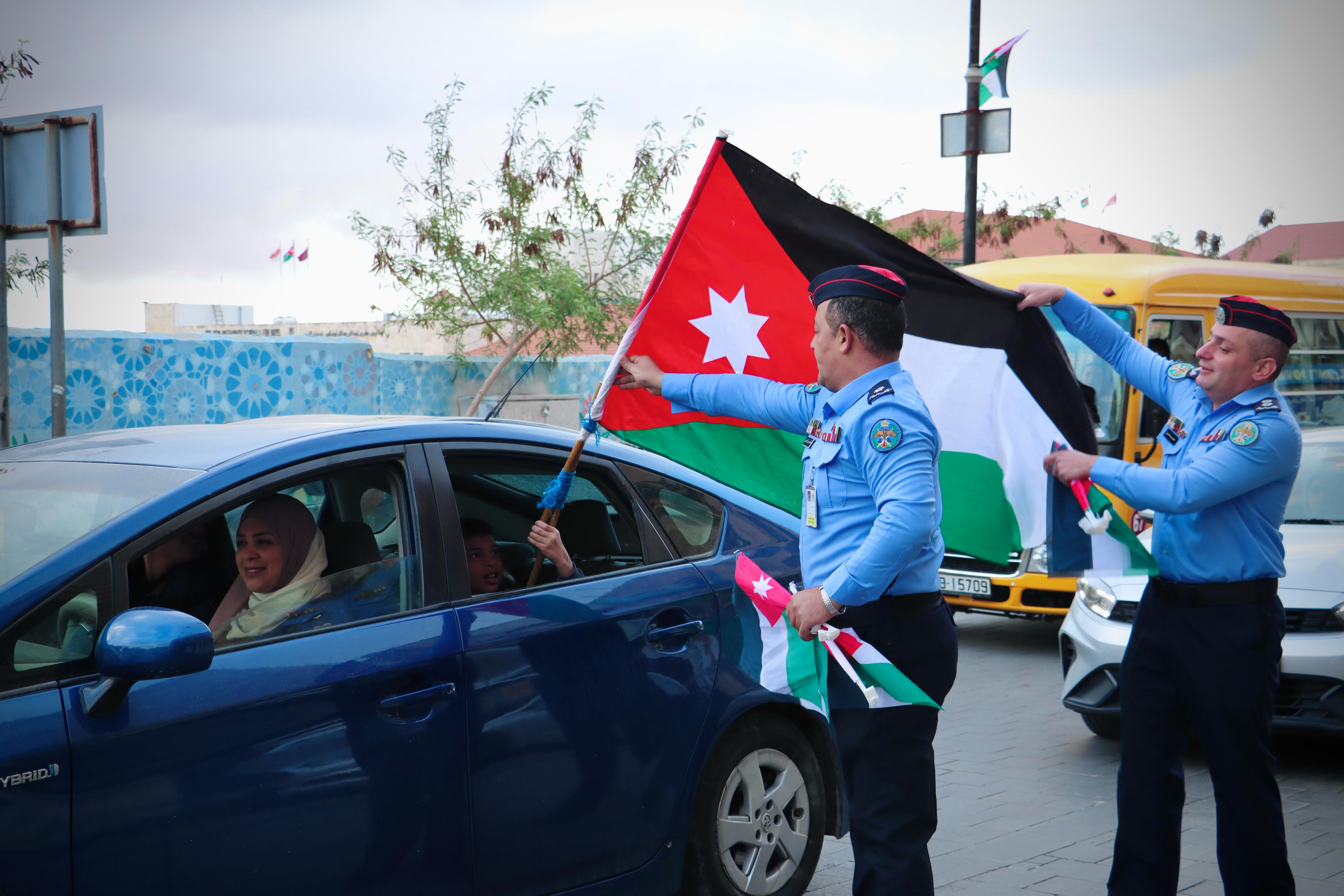 Madar Al-Saa Images 0.4810087424037677