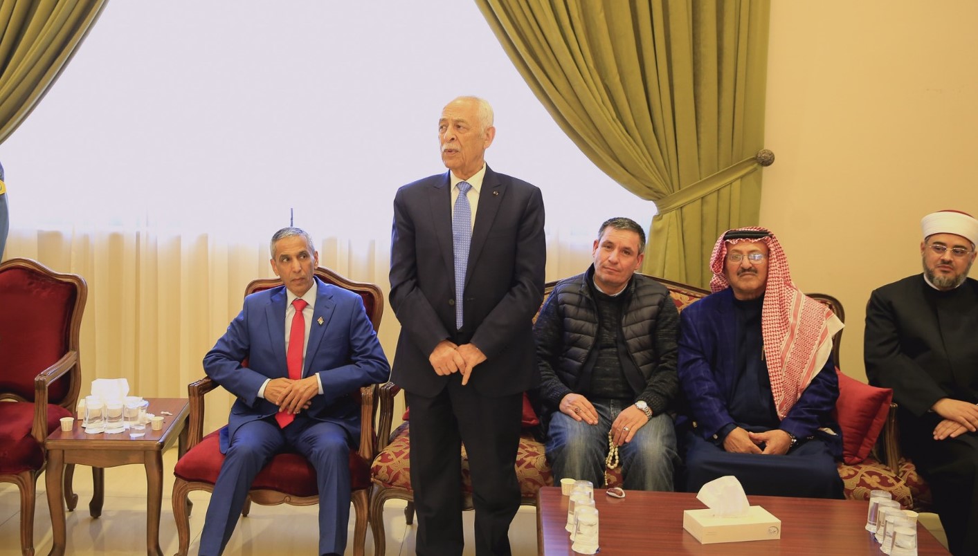 Madar Al-Saa Images 0.11230468851522812