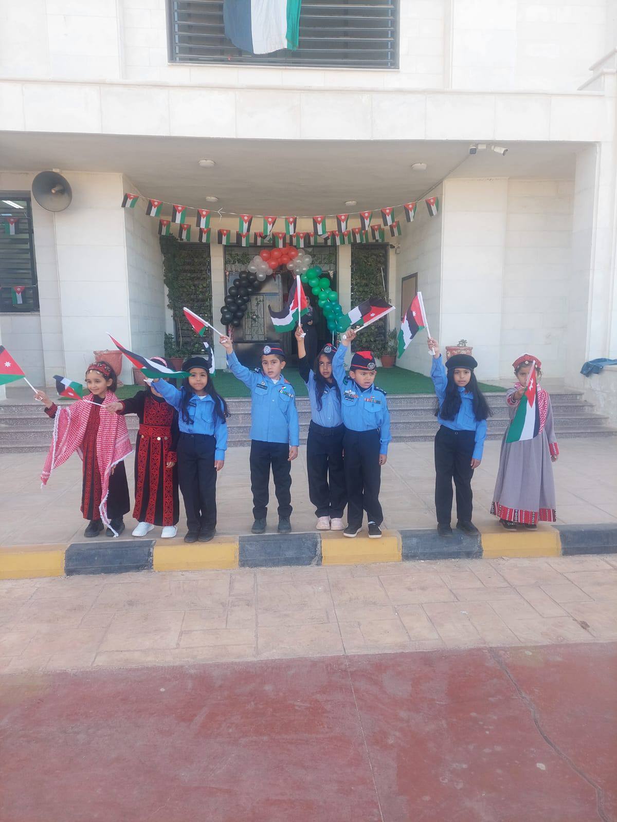 Madar Al-Saa Images 0.9124408534957922