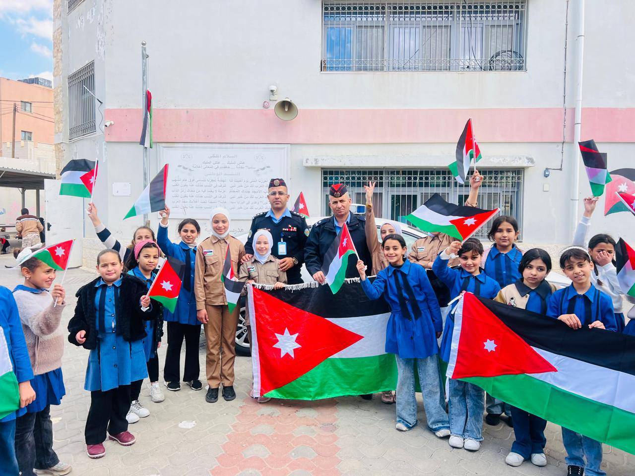 Madar Al-Saa Images 0.15025183330965697