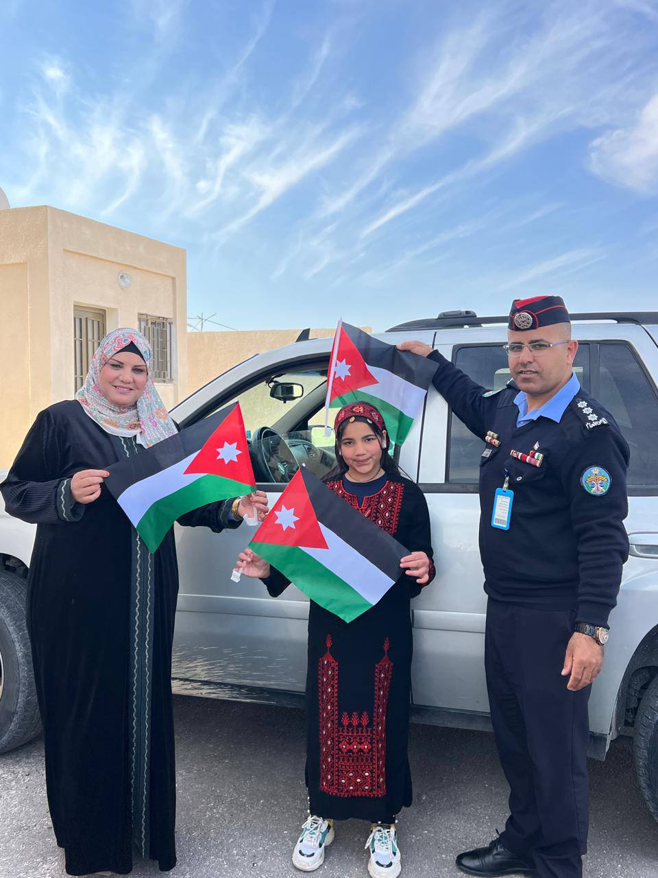 Madar Al-Saa Images 0.8742126942396401