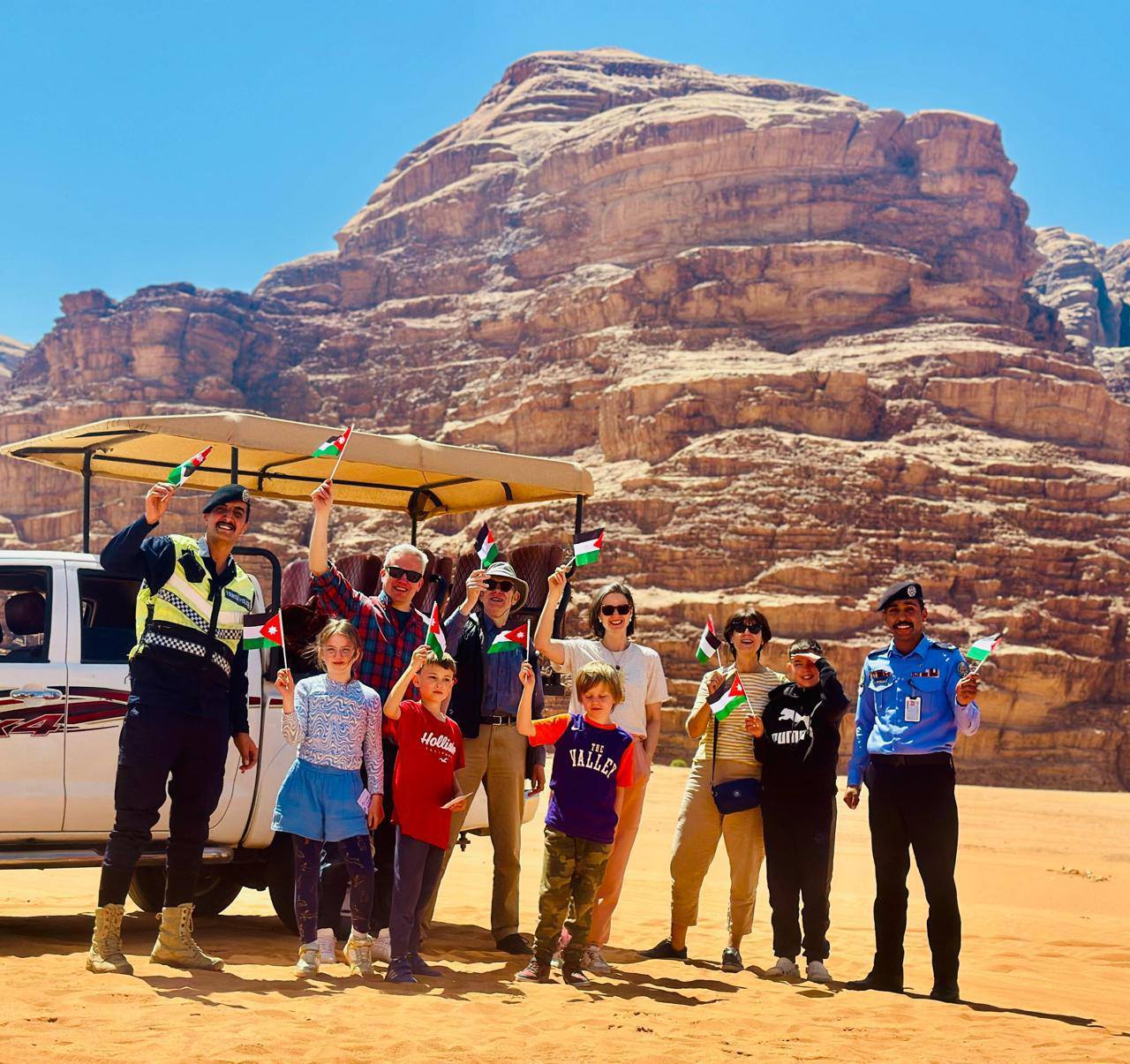 Madar Al-Saa Images 0.8102937452125005