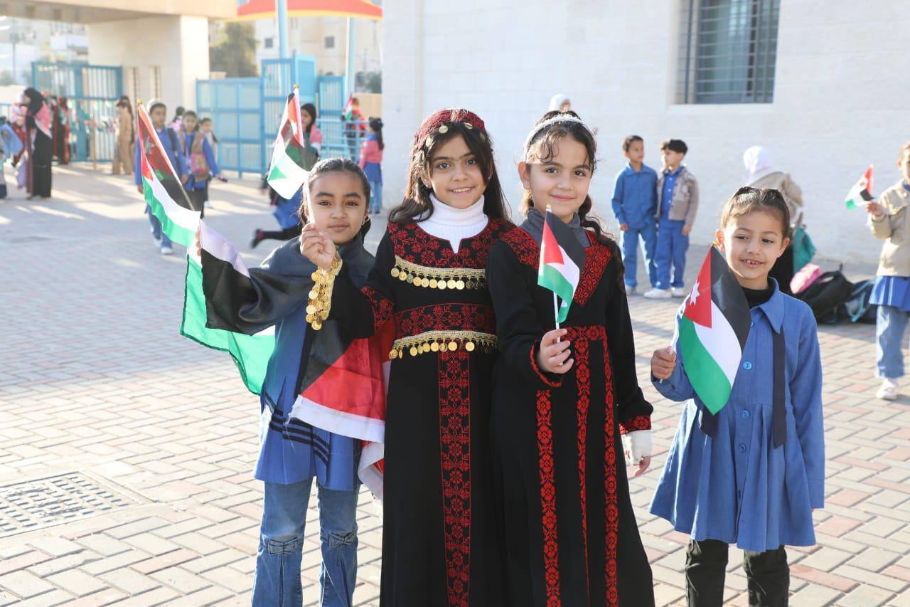 Madar Al-Saa Images 0.07340665501515176