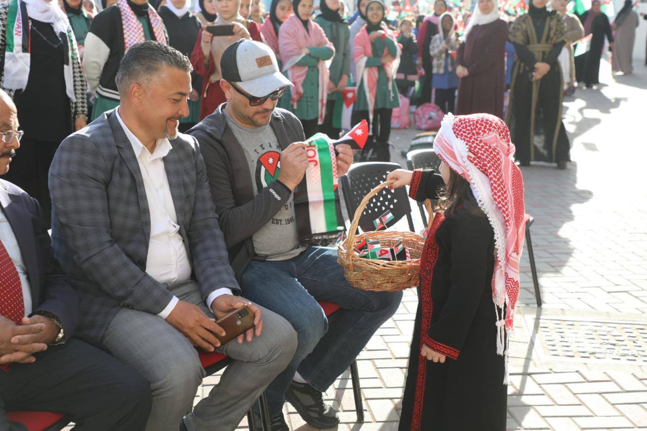 Madar Al-Saa Images 0.057146379089577315