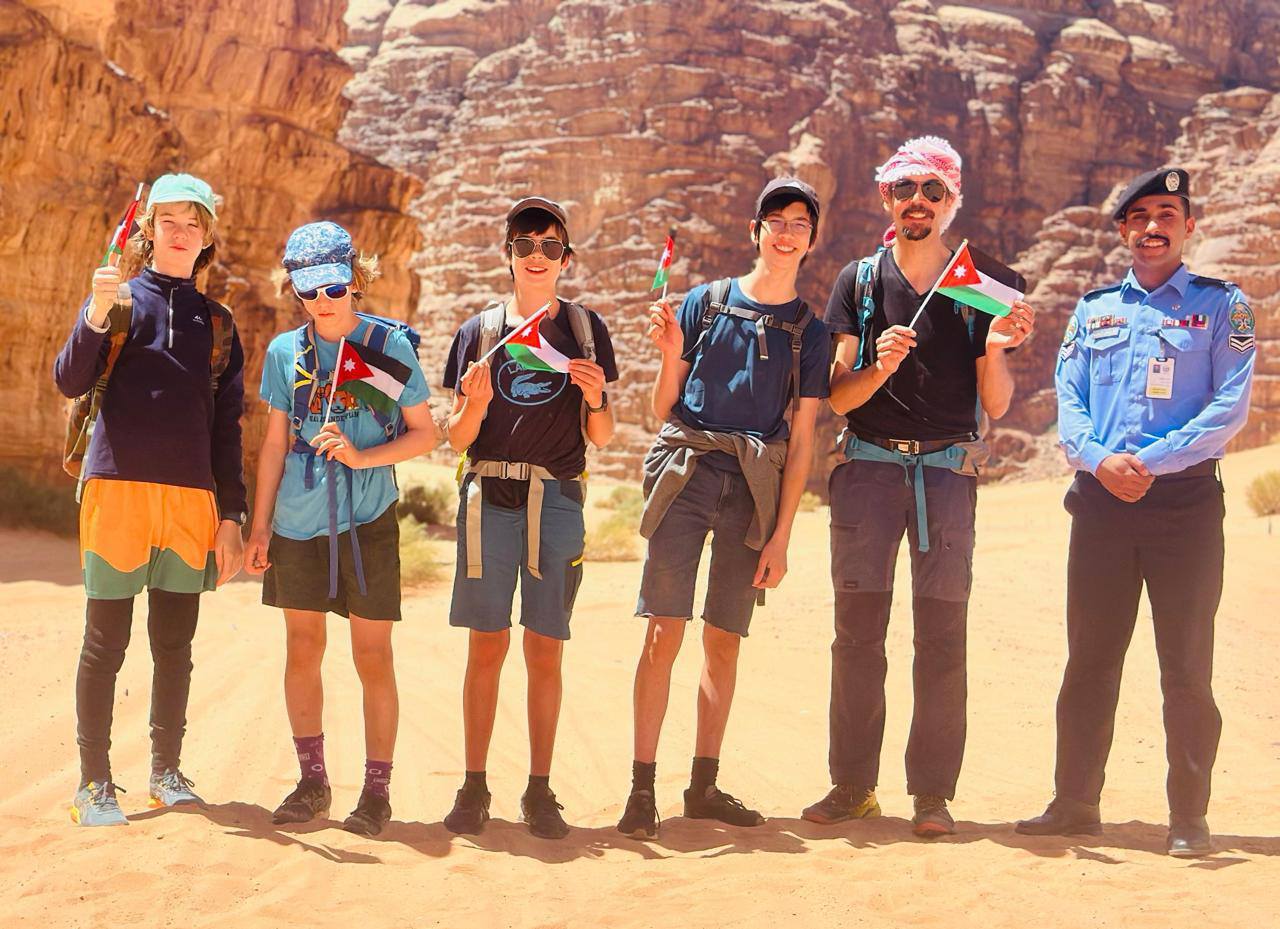 Madar Al-Saa Images 0.23346904169239235