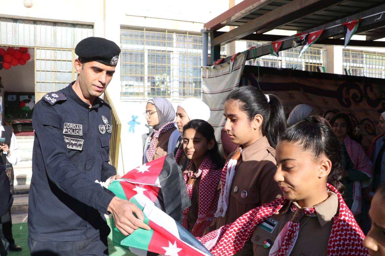 Madar Al-Saa Images 0.7453003911611646