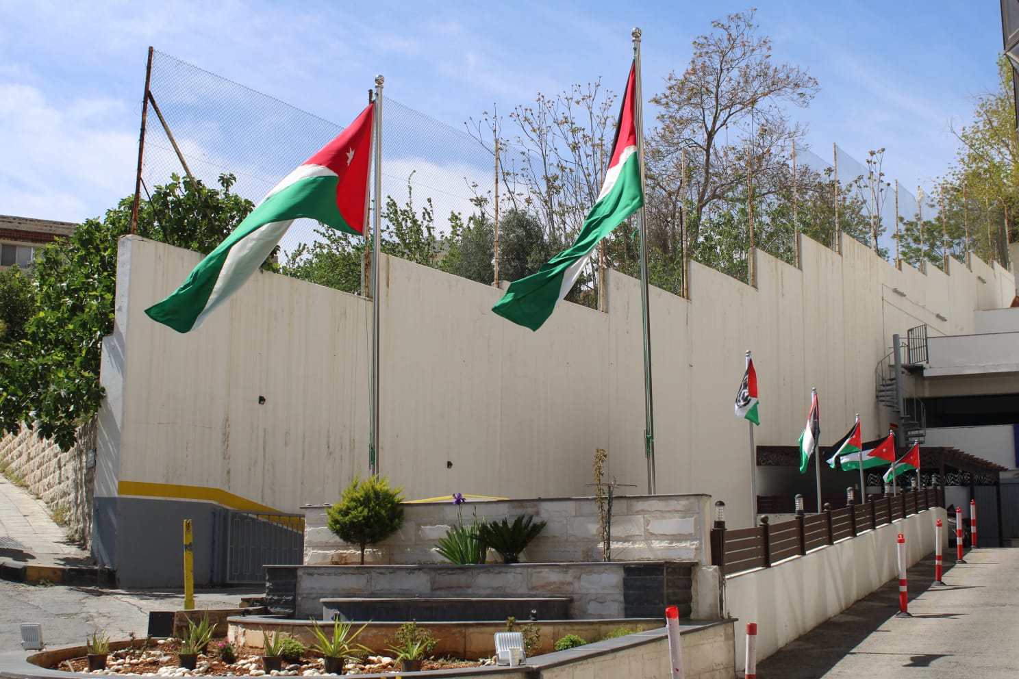 Madar Al-Saa Images 0.7785709299353634