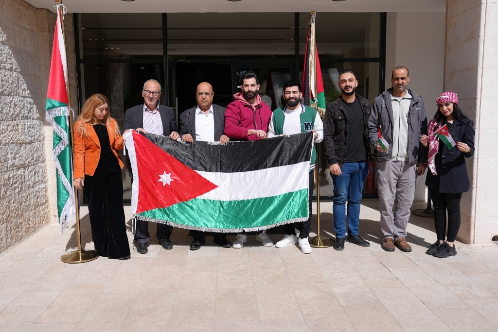 Madar Al-Saa Images 0.168474705243865