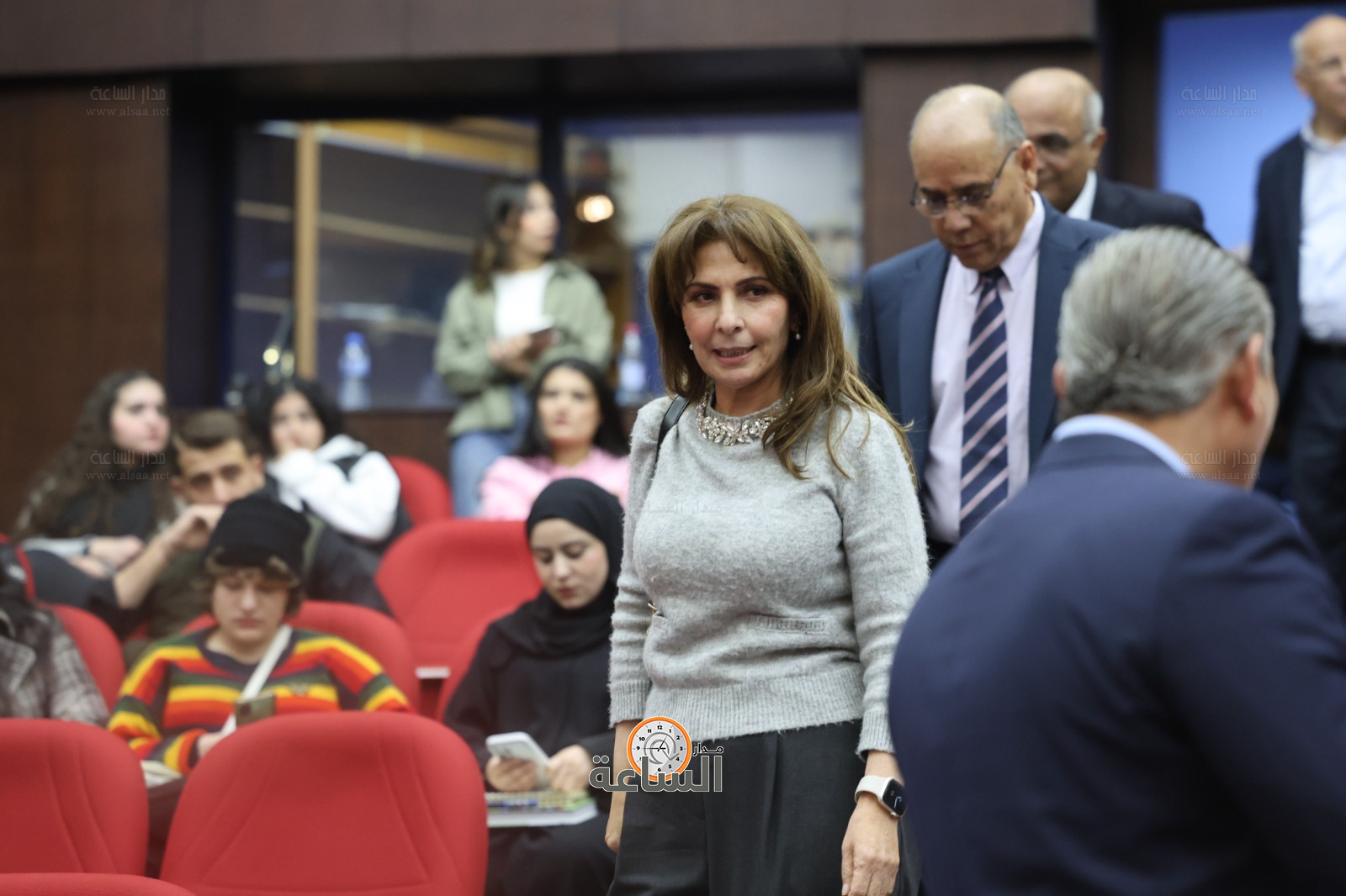 Madar Al-Saa Images 0.7389167797967889