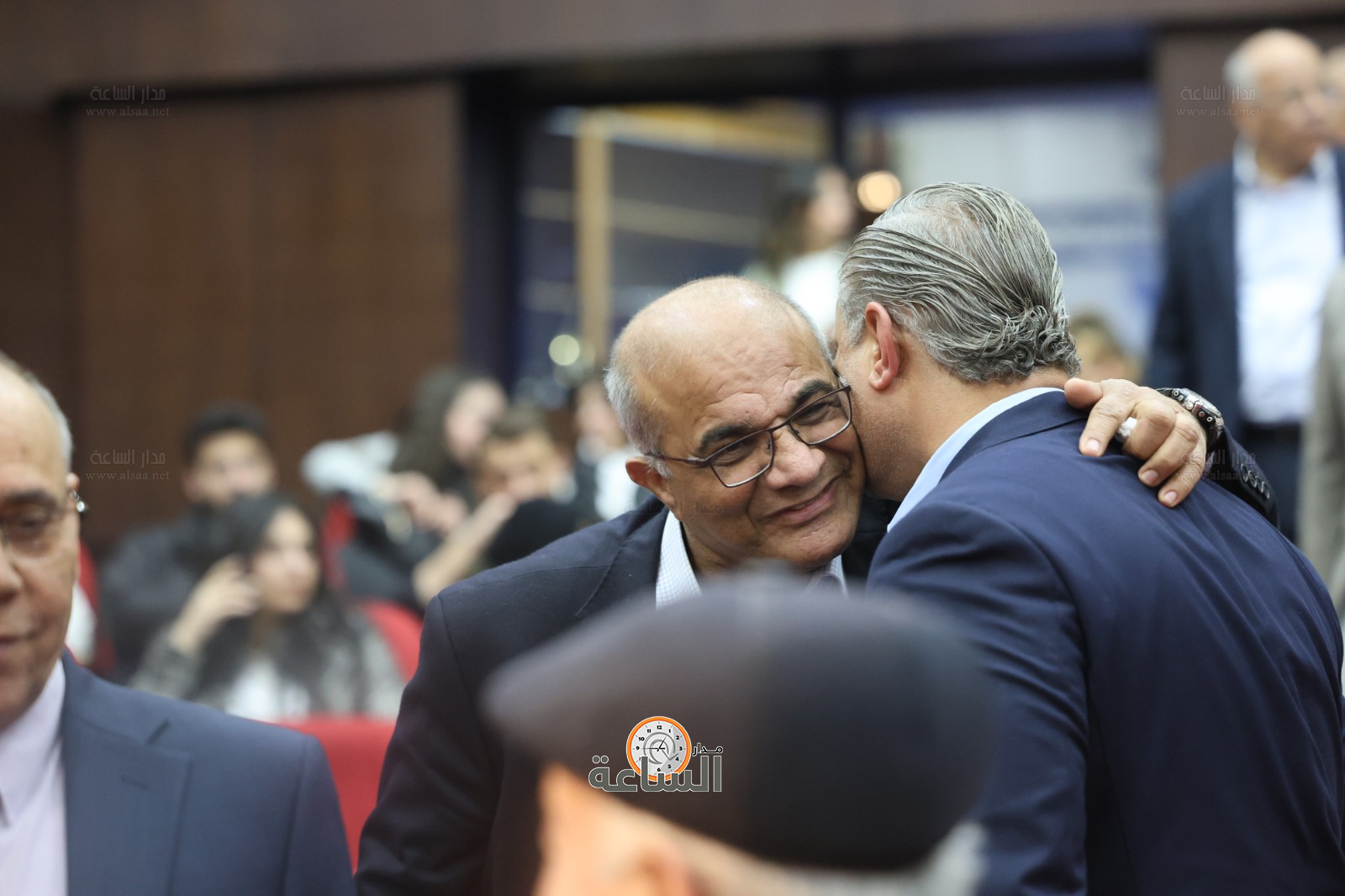 Madar Al-Saa Images 0.164695568432776