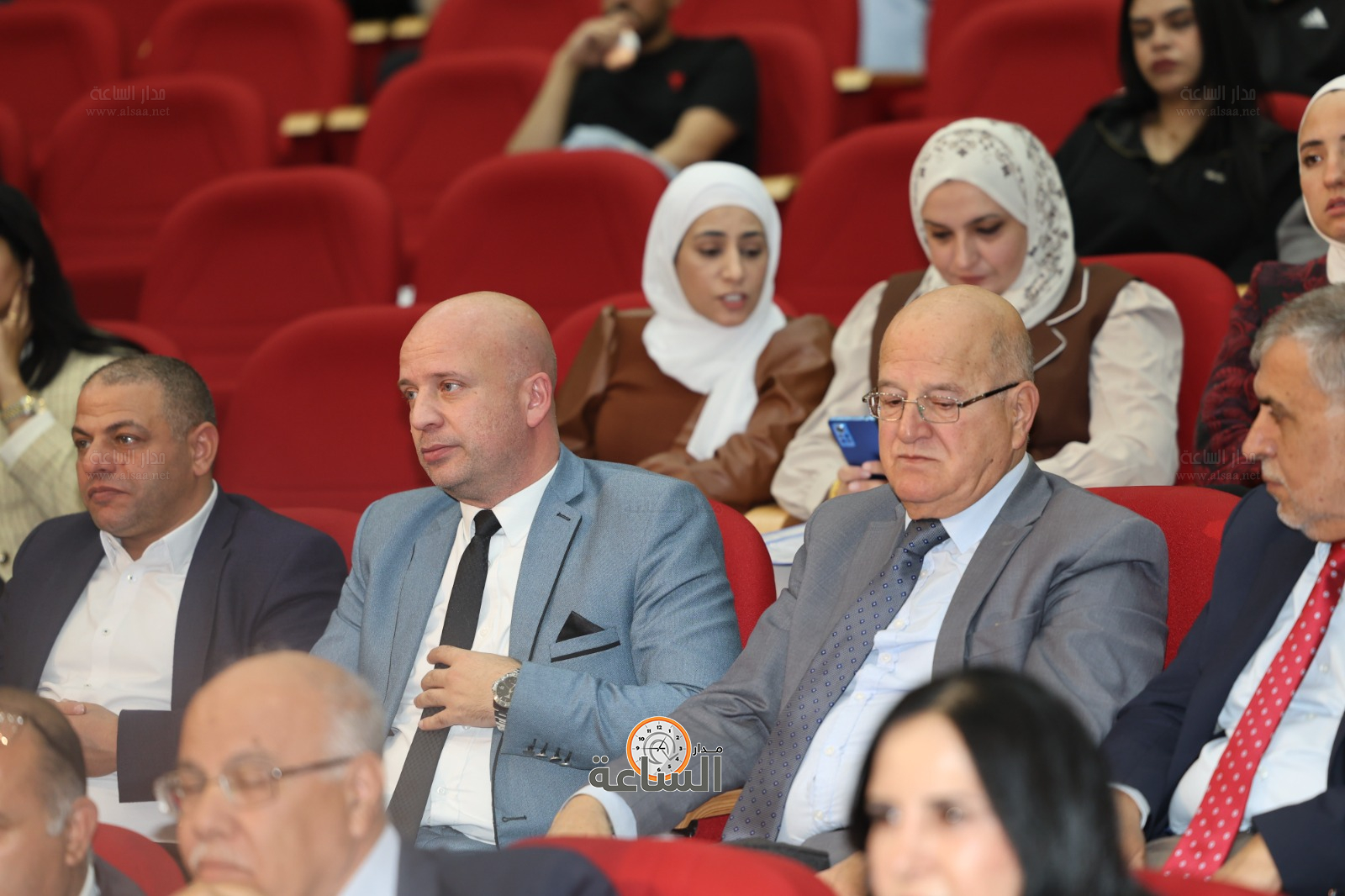 Madar Al-Saa Images 0.9321851943185373