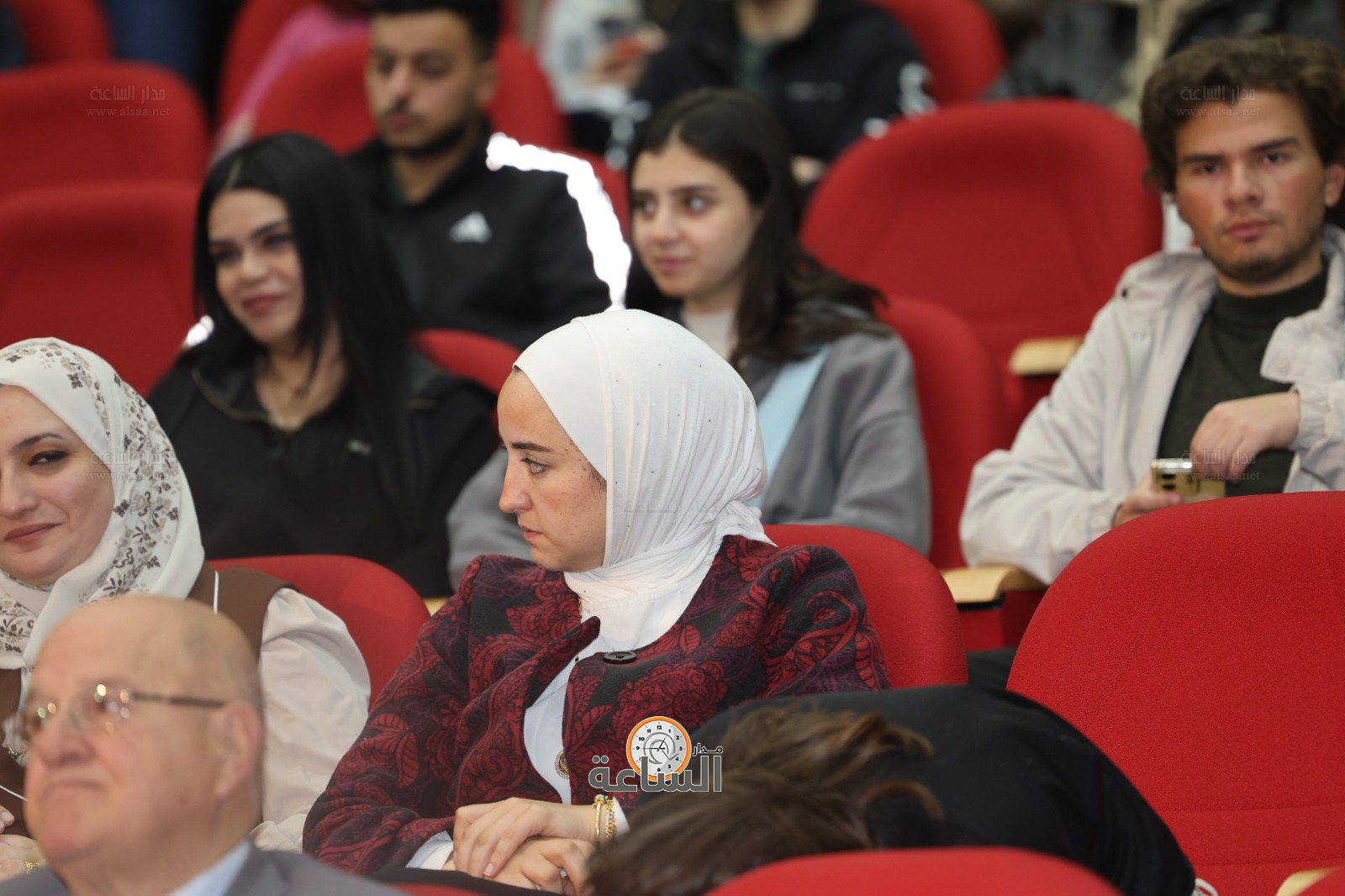 Madar Al-Saa Images 0.9263179240592312