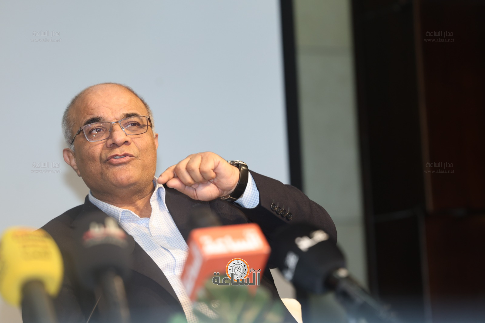 Madar Al-Saa Images 0.6986041174445359