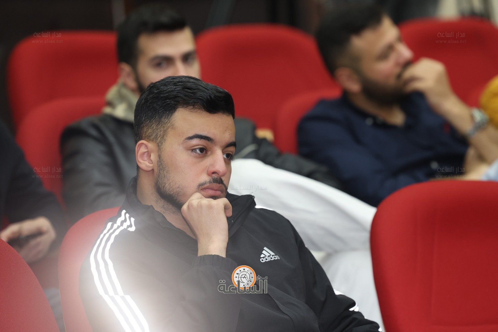 Madar Al-Saa Images 0.49344215335592867